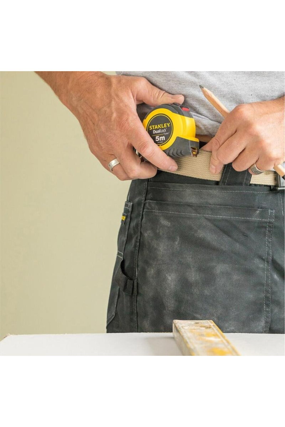 Stanley-STHT36803-0, 5m double locking tylon tape measure, Tylon coating, ergonomic handle, 5m x 1 1
