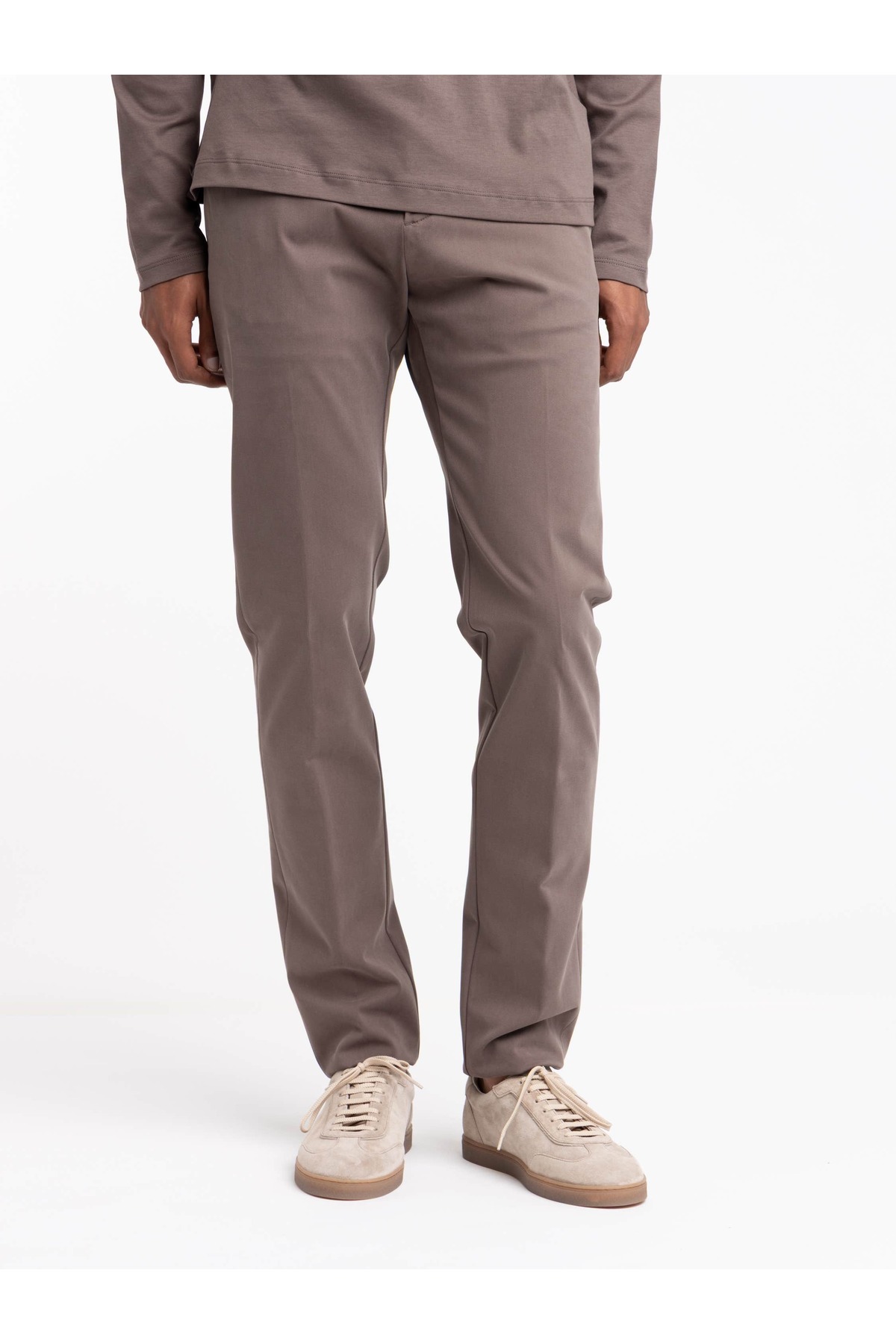 پال اند شارک شلوار مردانه قهوه‌ای ساده و اسلیم سایز معمولی، کد ۱۴۳۱۴۰۳۹-۴۹۳