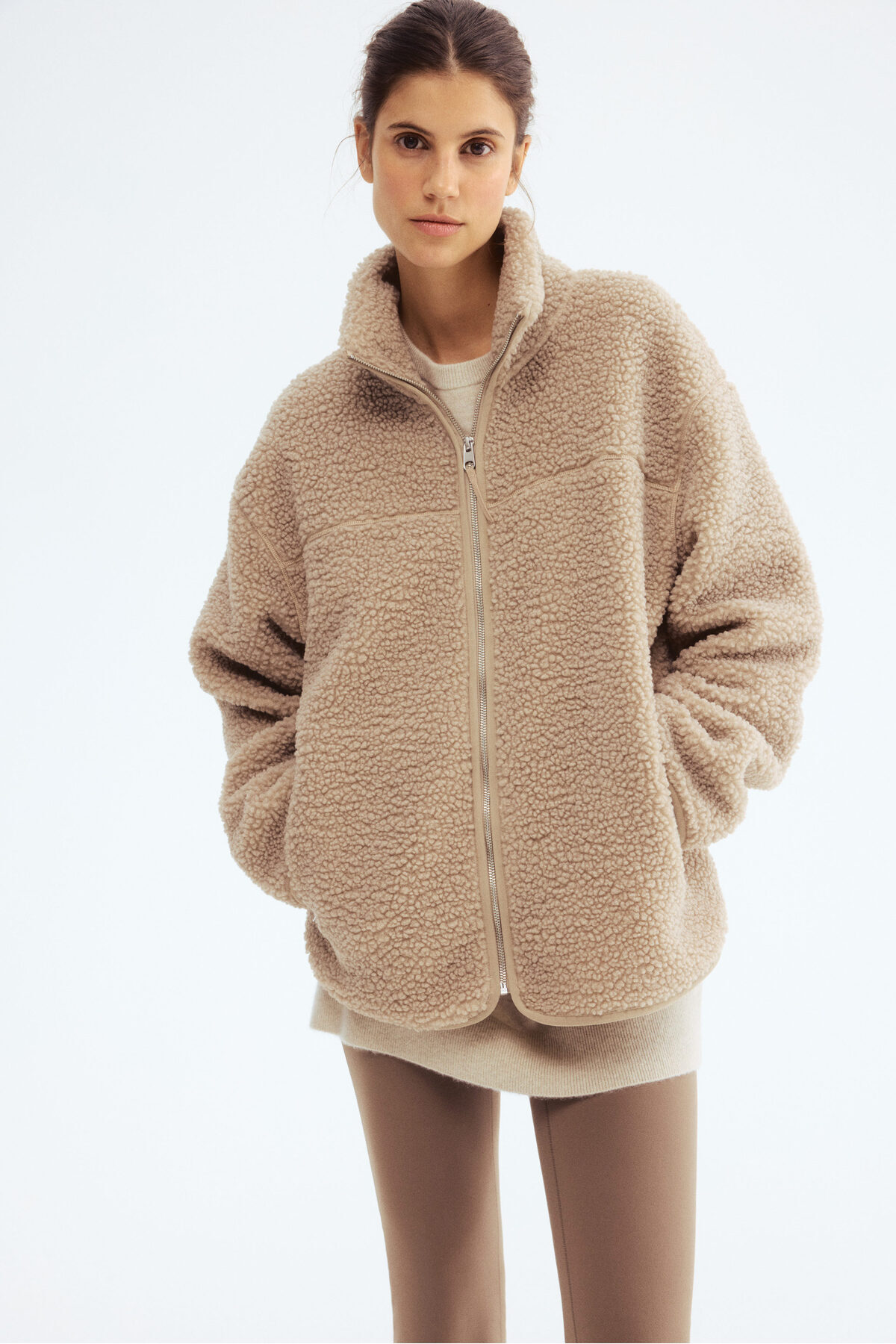 H&M MAMA Before & After Pelüş Bebek Taşıma Ceketi fotoğrafı 3 (önizleme)