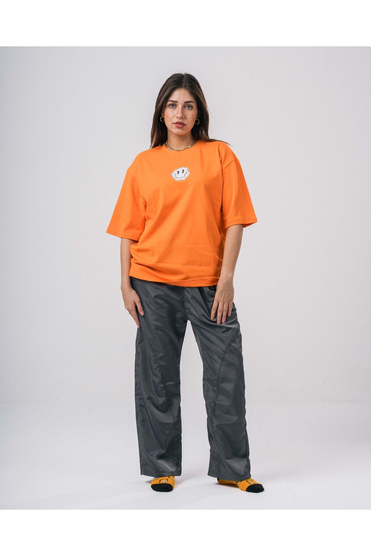 EB2024-Grey parachute pants with a comfortable and modern fit 2