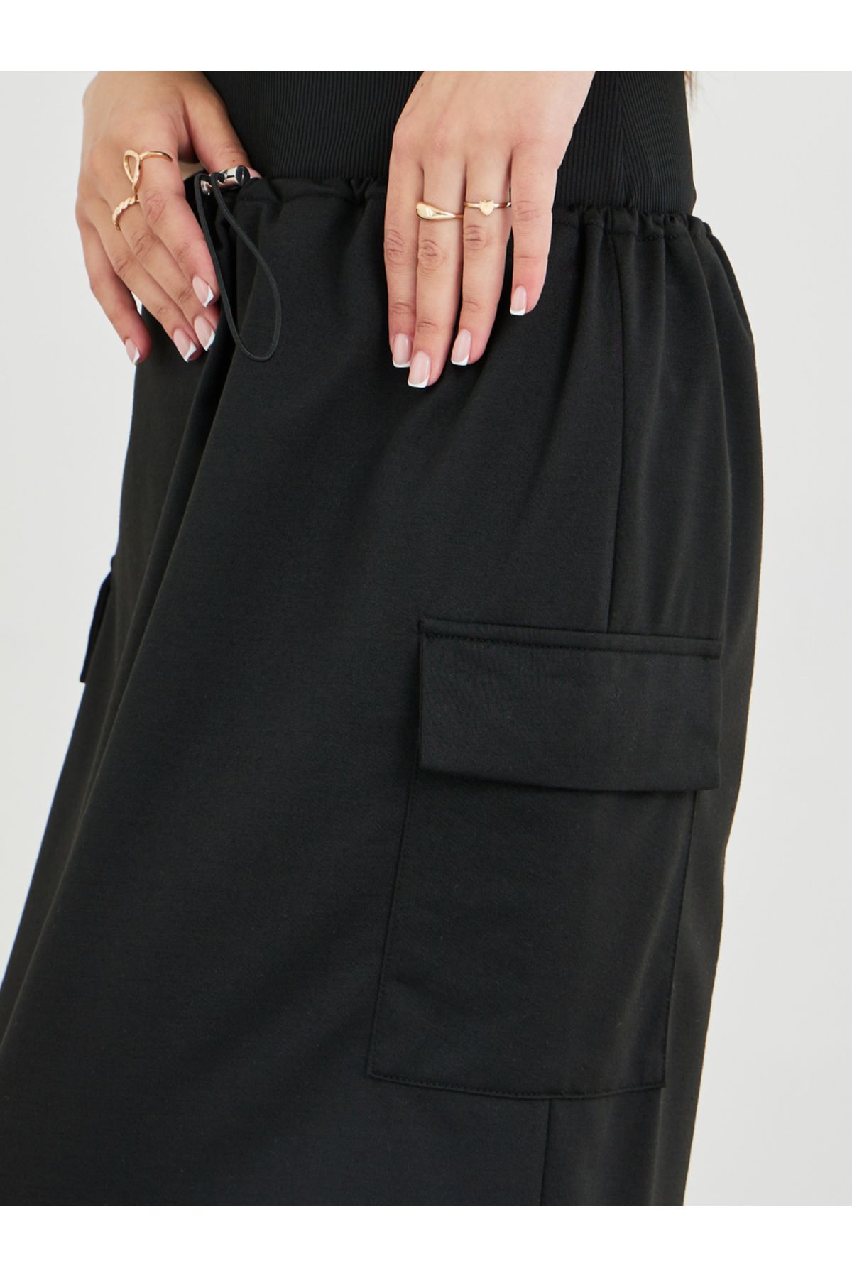 Styli-Cargo Maxi Skirt with Toggle String 3