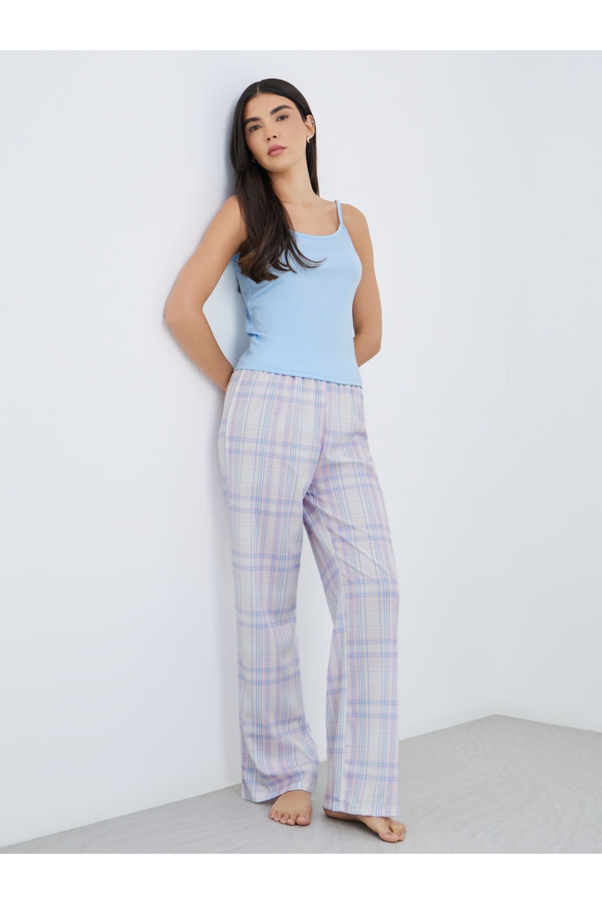 Styli-Solid Cami Top and Checked Pattern Pyjama Set 1
