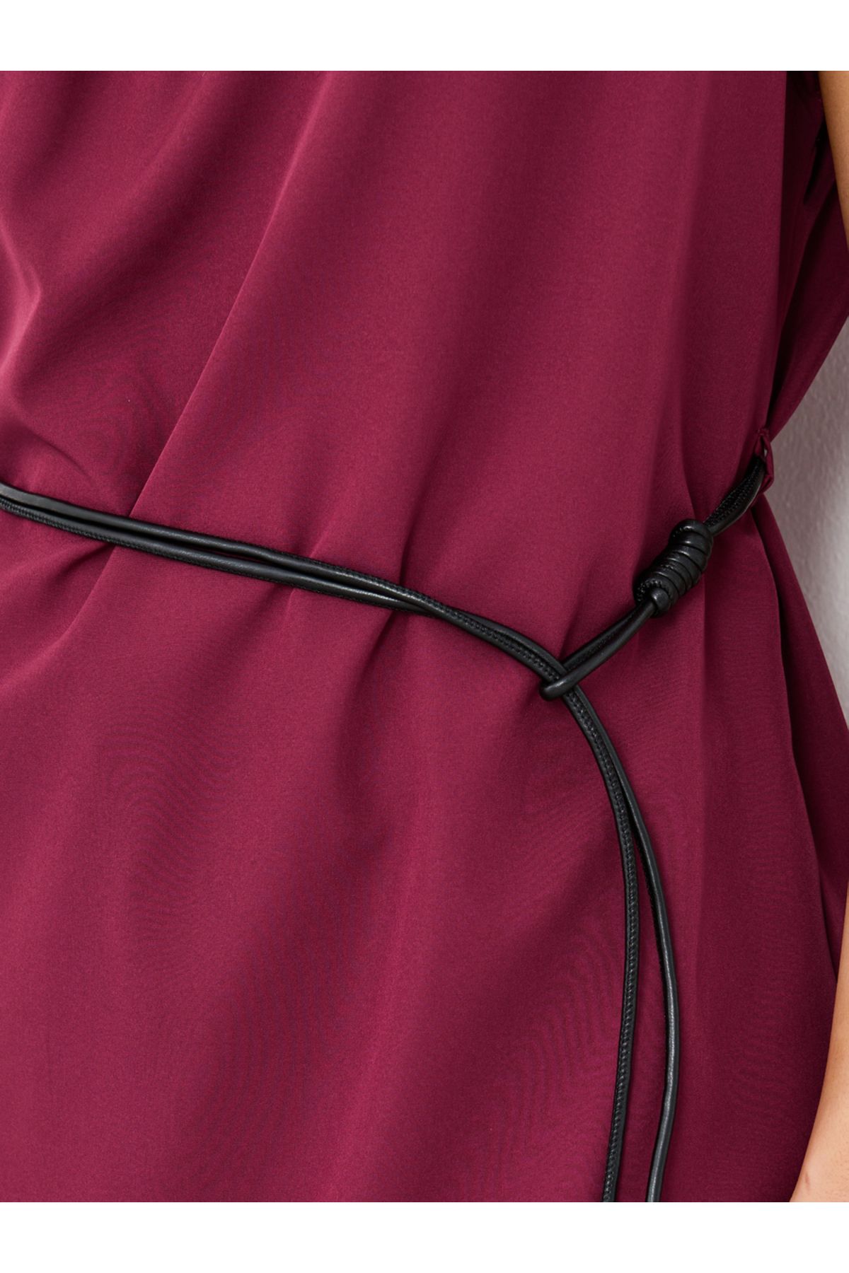 Styli-Burgundy High Neck Blouse with Loop String Belt 3