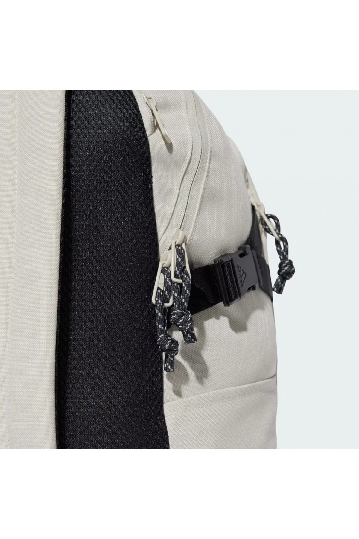 adidas-Classic Versatile Backpack – Practical Design for Everyday Use 5
