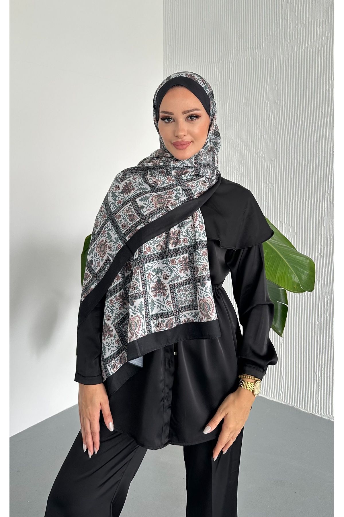 Stella Eşarp-Retro Ethnic Pattern Black Color Soft Cotton Shawl 1