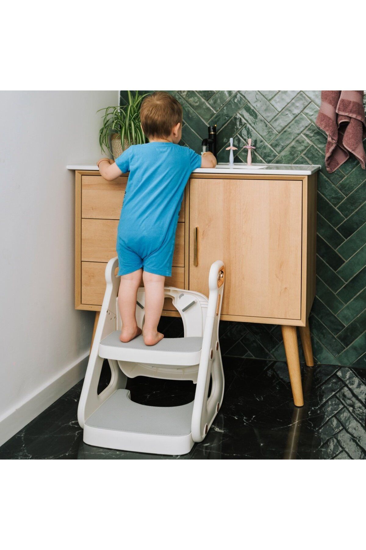BabySnugg-Children's toilet reducer with step - also suitable for square toilets, multifunctional 3