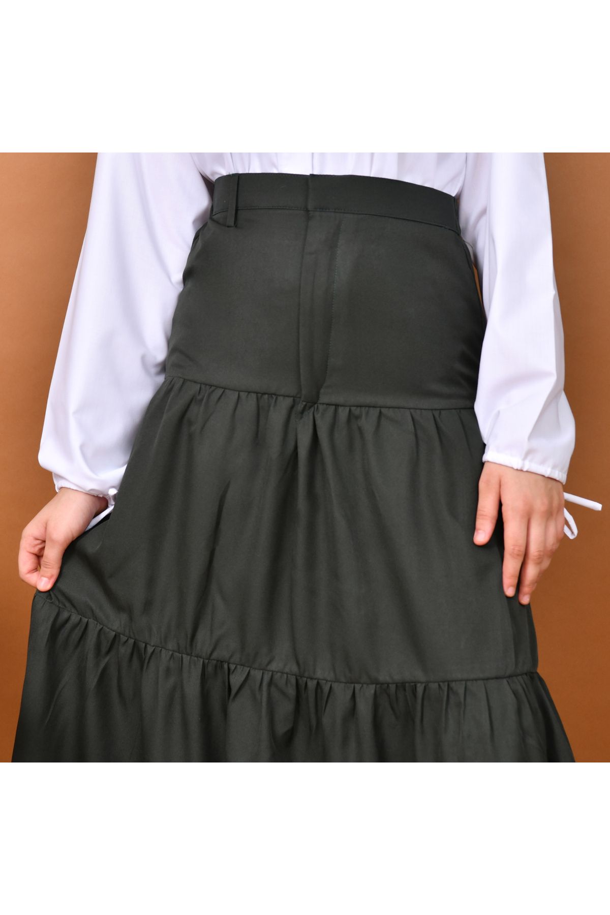 HAWRAA-Soft pleated layered skirt with a fixed waist, in a comfortable and flowy design - olive 2
