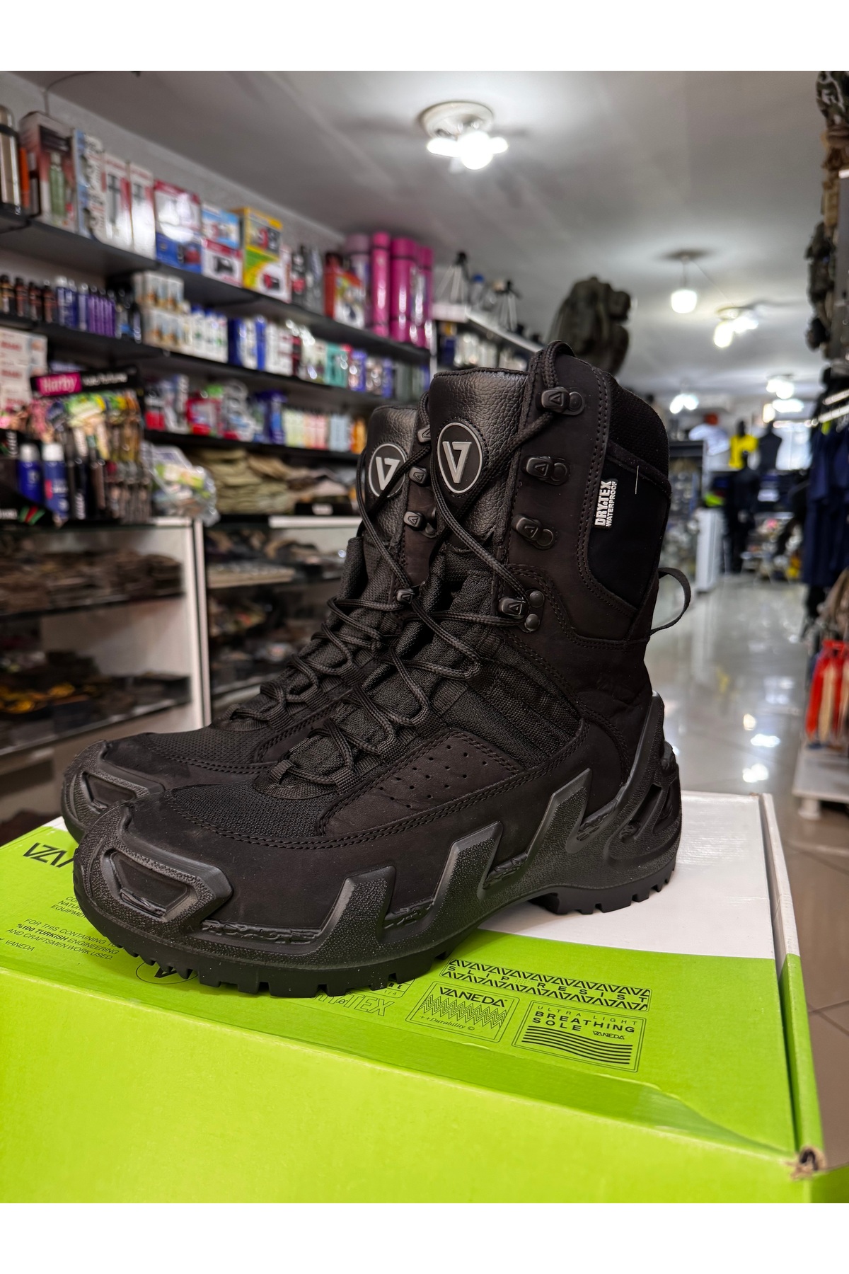 North  Vaneda 1191 V-Clutch Erkek Nubuk Bot – Siyah, Suya Dayanıklı - Görsel 2