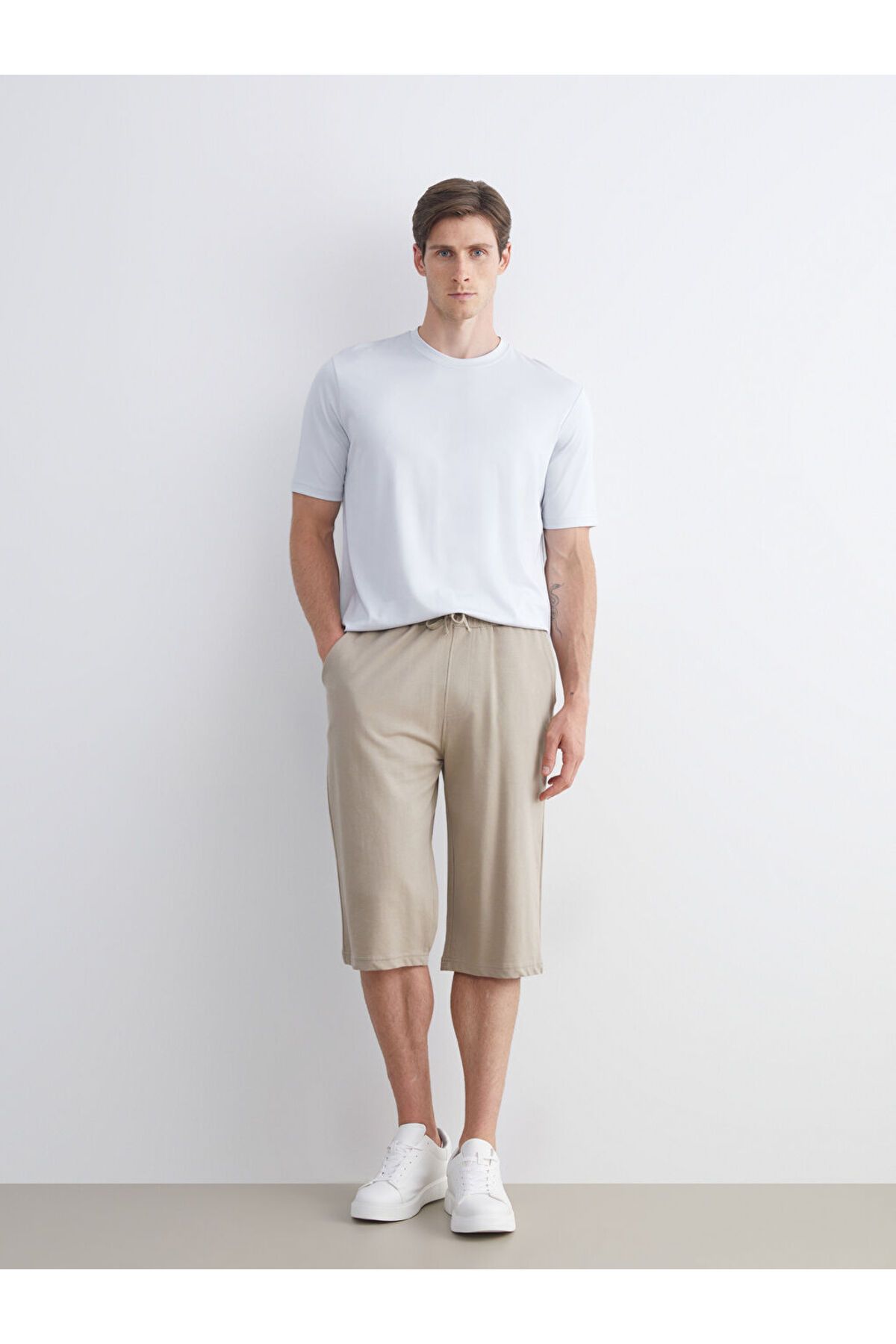 LC Waikiki-Sparkling Selections from Shining Store |   Beige Standard Fit Men's Shorts 1