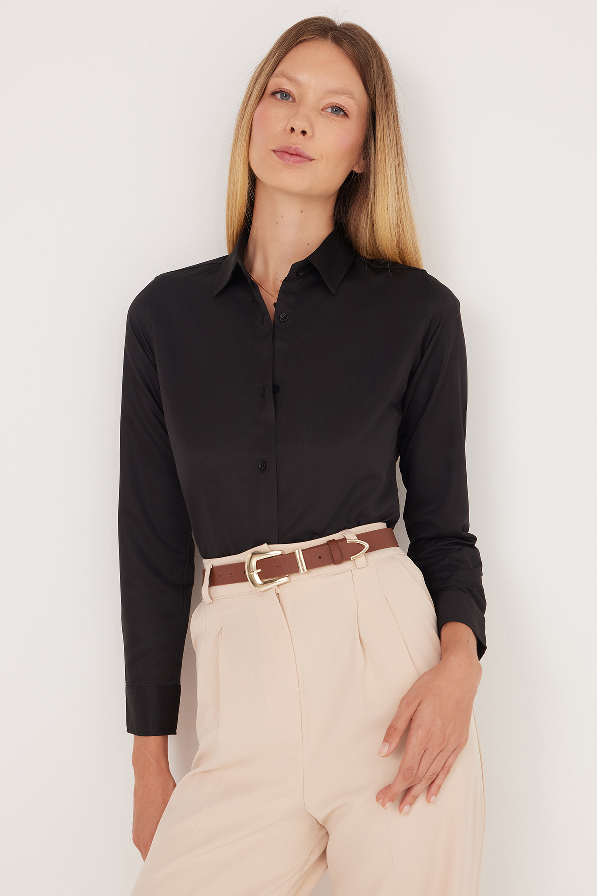 Tudors Γυναικείο μακρυμάνικο μαύρο πουκάμισο με λεπτή εφαρμογή εφαρμοστό