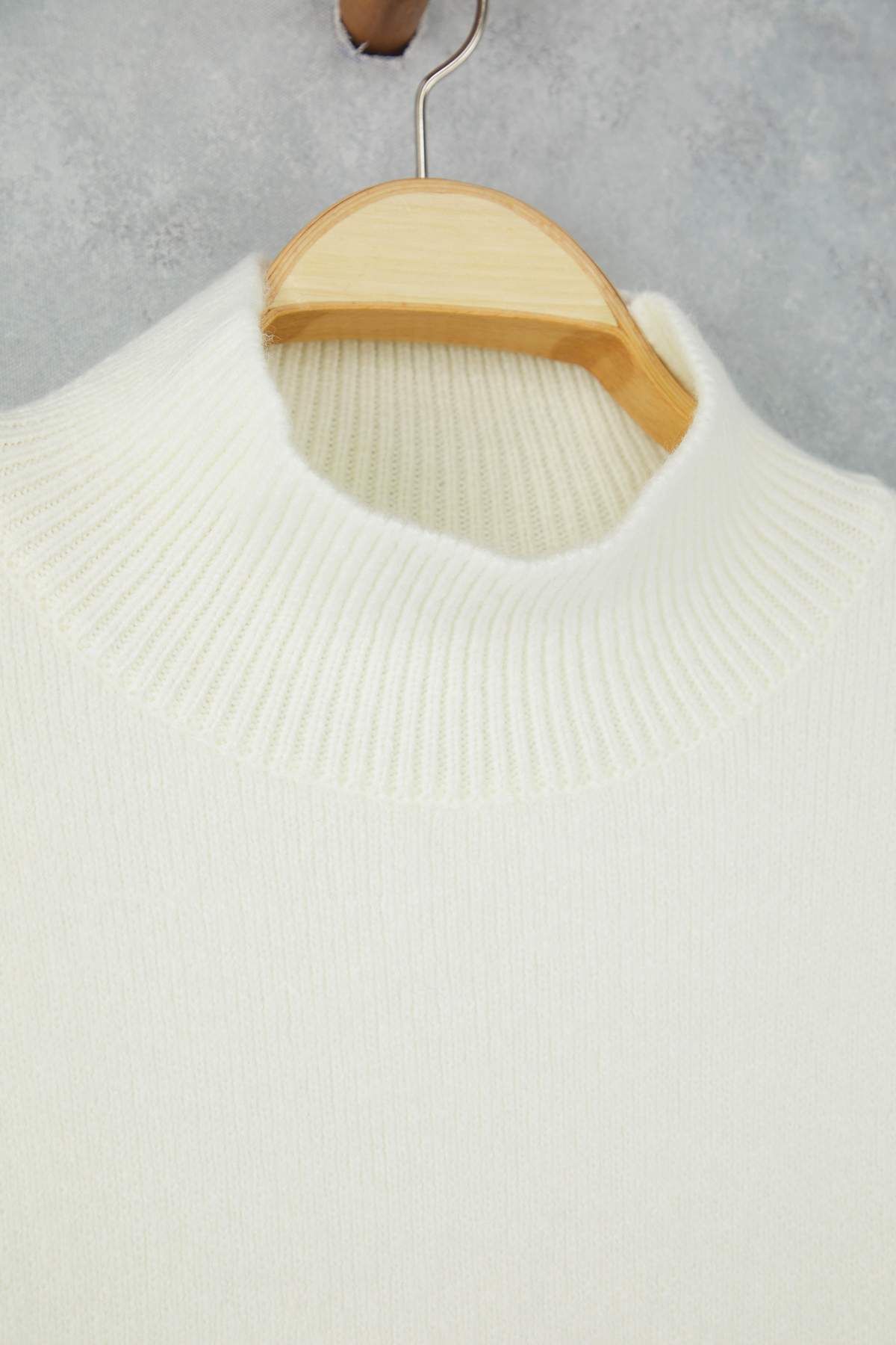 Trendyolmilla  Wardrobe Essentials Ekru Yün Karışımlı Geniş Kalıp Yumuşak Dokulu Triko Kazak | TWOAW26KZ00063 - Görsel 7