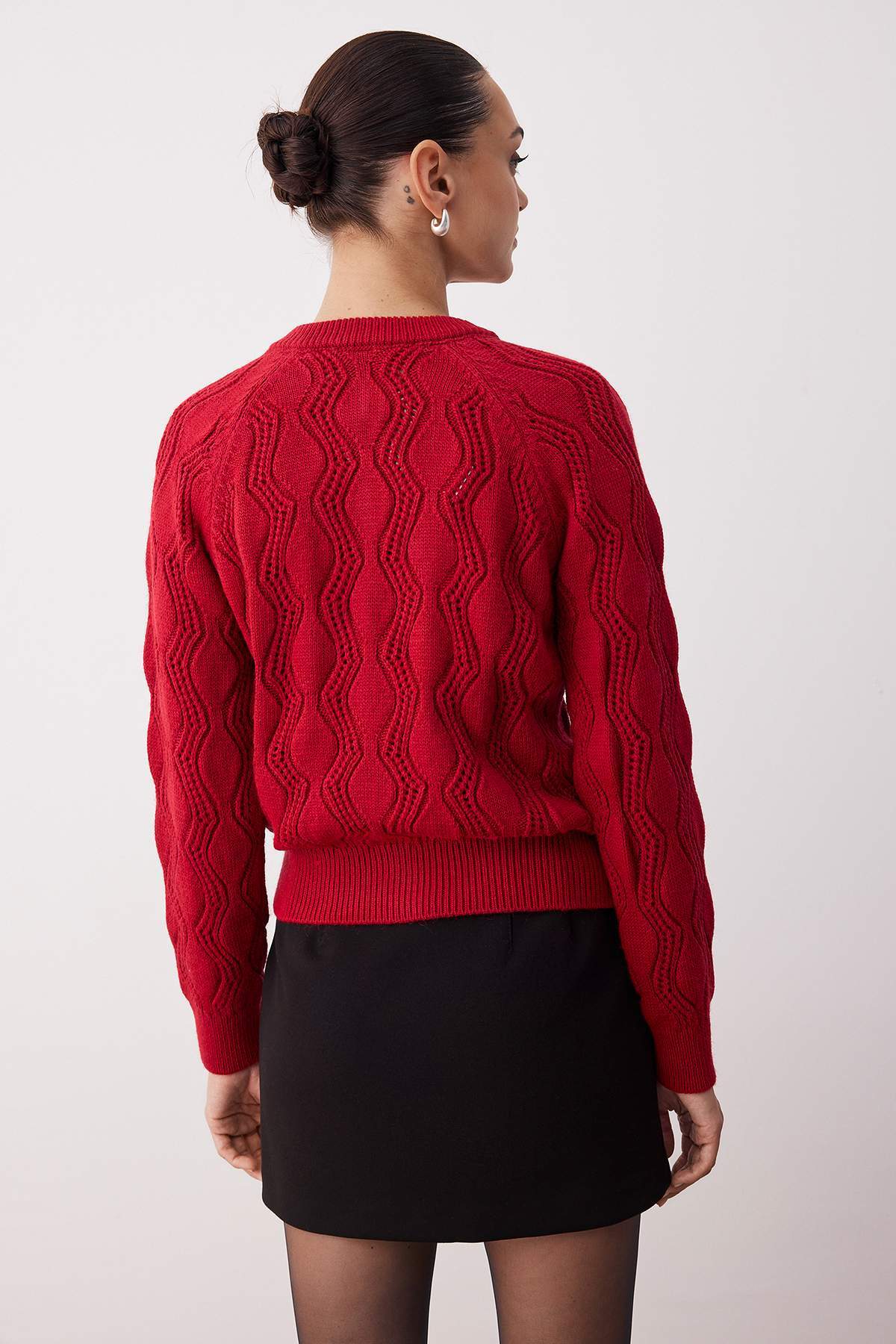 Trendyolmilla  Kırmızı Ajurlu Gül Detaylı Yumuşak Dokulu Triko Hırka TWOAW26HI00071 - Görsel 4