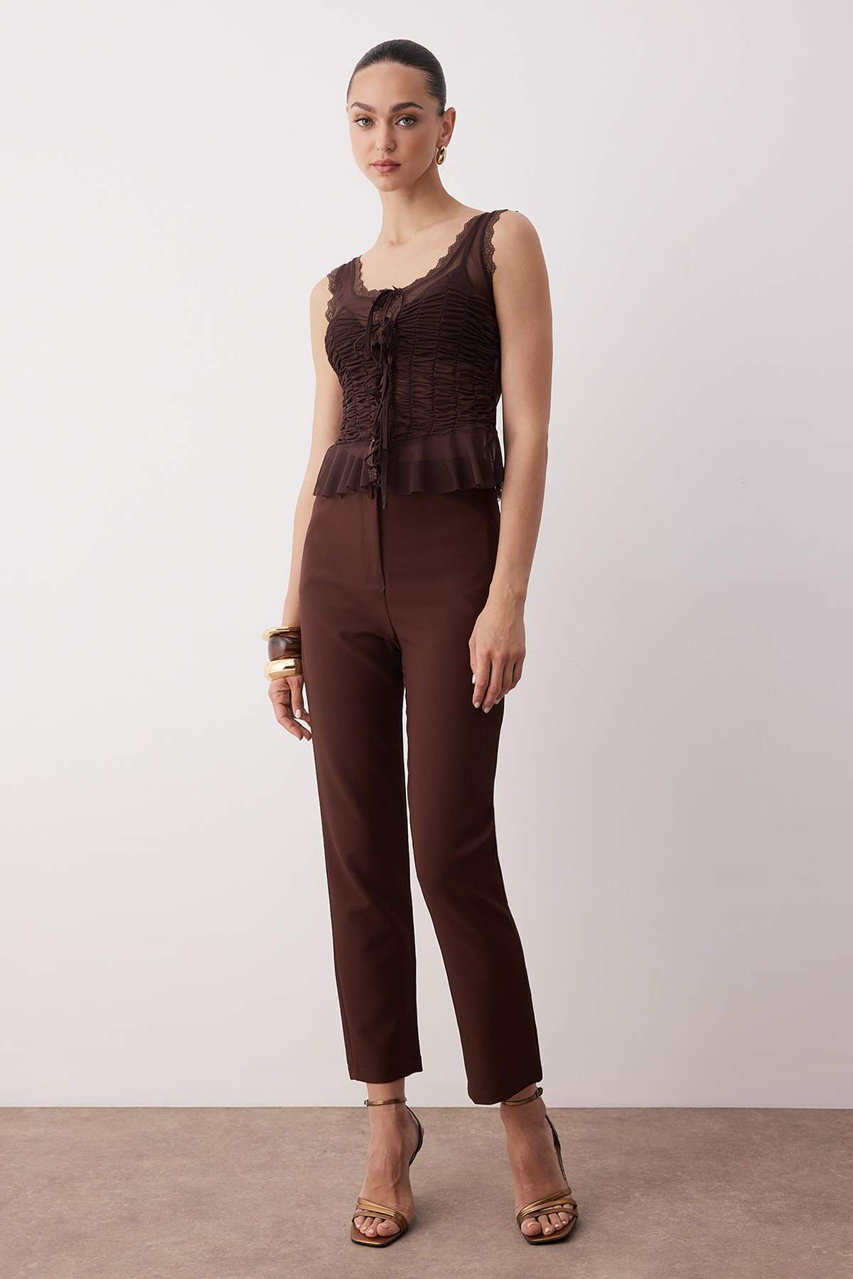 Trendyolmilla  Kahverengi Dokuma Dar Paça Şık/Gece Pantolon TPRAW23PL00000