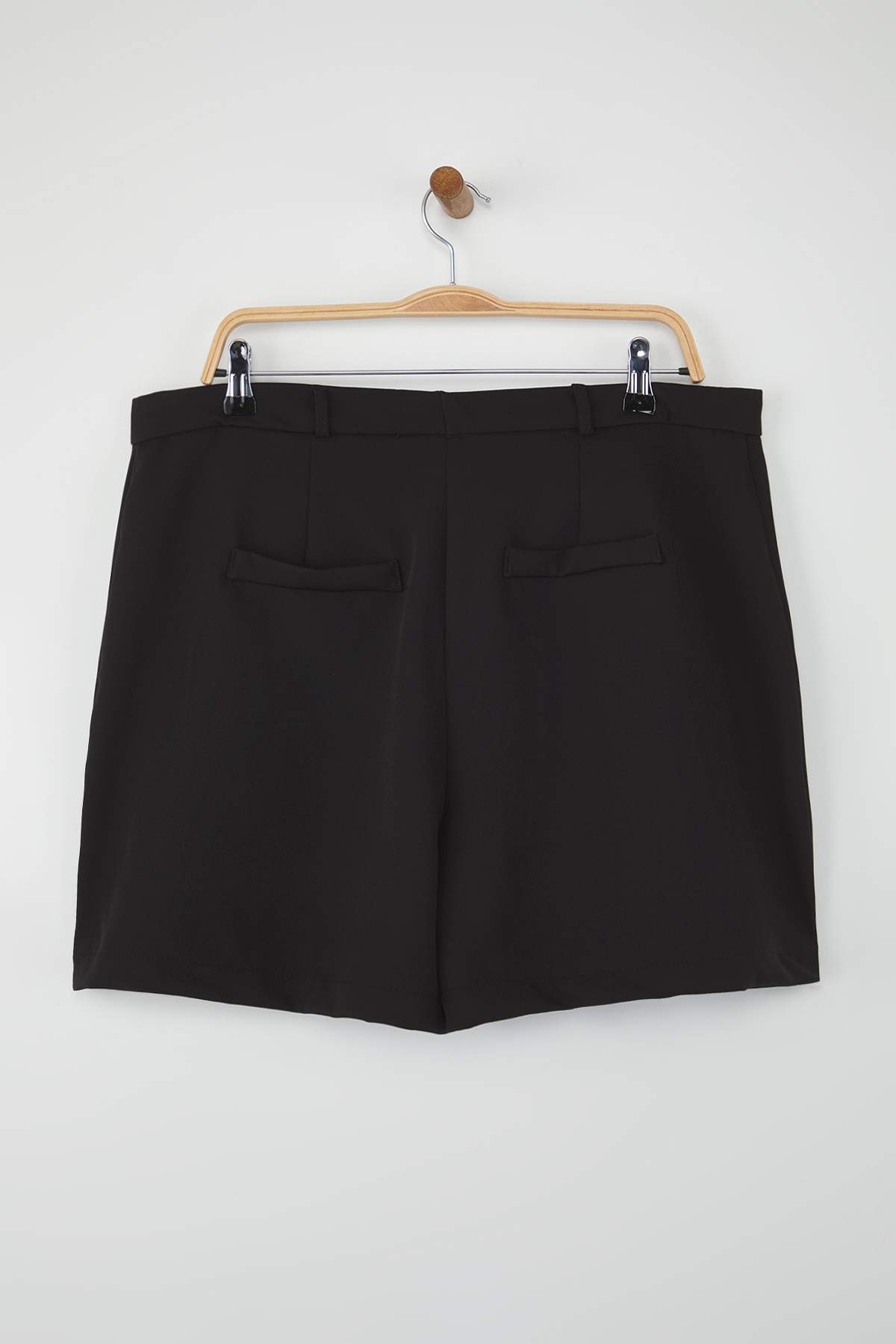 Trendyolmilla  Siyah Nervürlü Büyük Beden Kısa Dokuma Şort TBBAW26AP00004 - Görsel 7