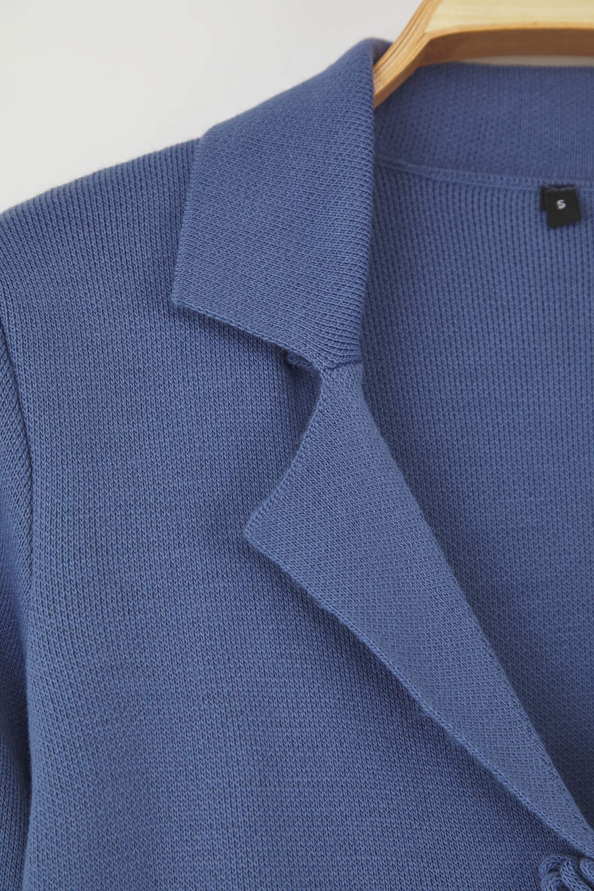 Trendyolmilla  İndigo Elişi Gül Düğme Detaylı Triko Hırka TWOAW26HI00103 - Görsel 7