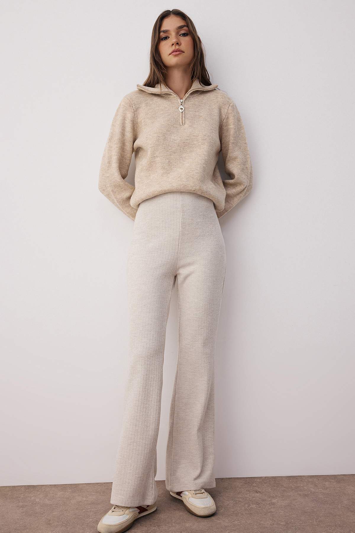 Trendyolmilla  Bej Fırçalı Pointel Yüksek Bel Esnek Örme Pantolon TWOAW26PL00026