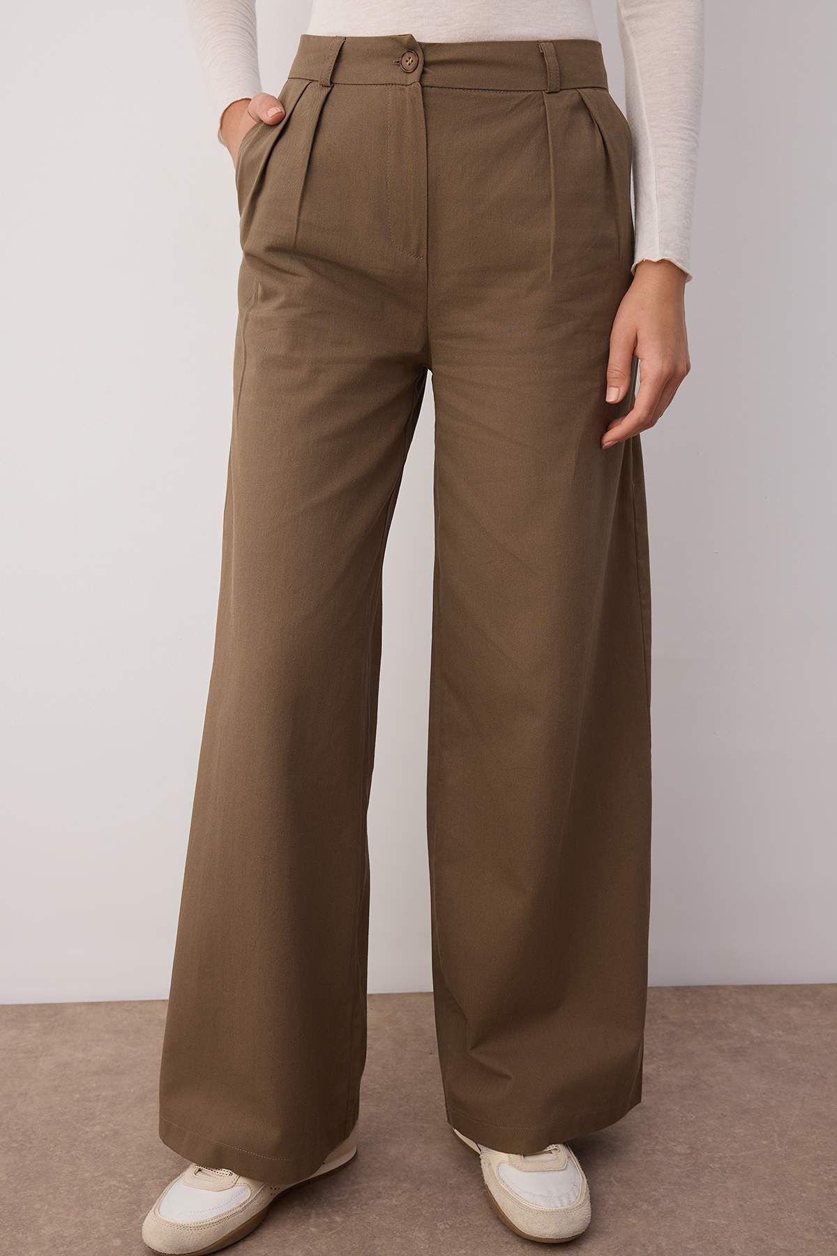 Trendyolmilla  Kahverengi İnce Dökümlü Yumuşak Tuşeli %100 Pamuk Wide Leg/Geniş Paça Pantolon TWOAW26PL00010 - Görsel 3