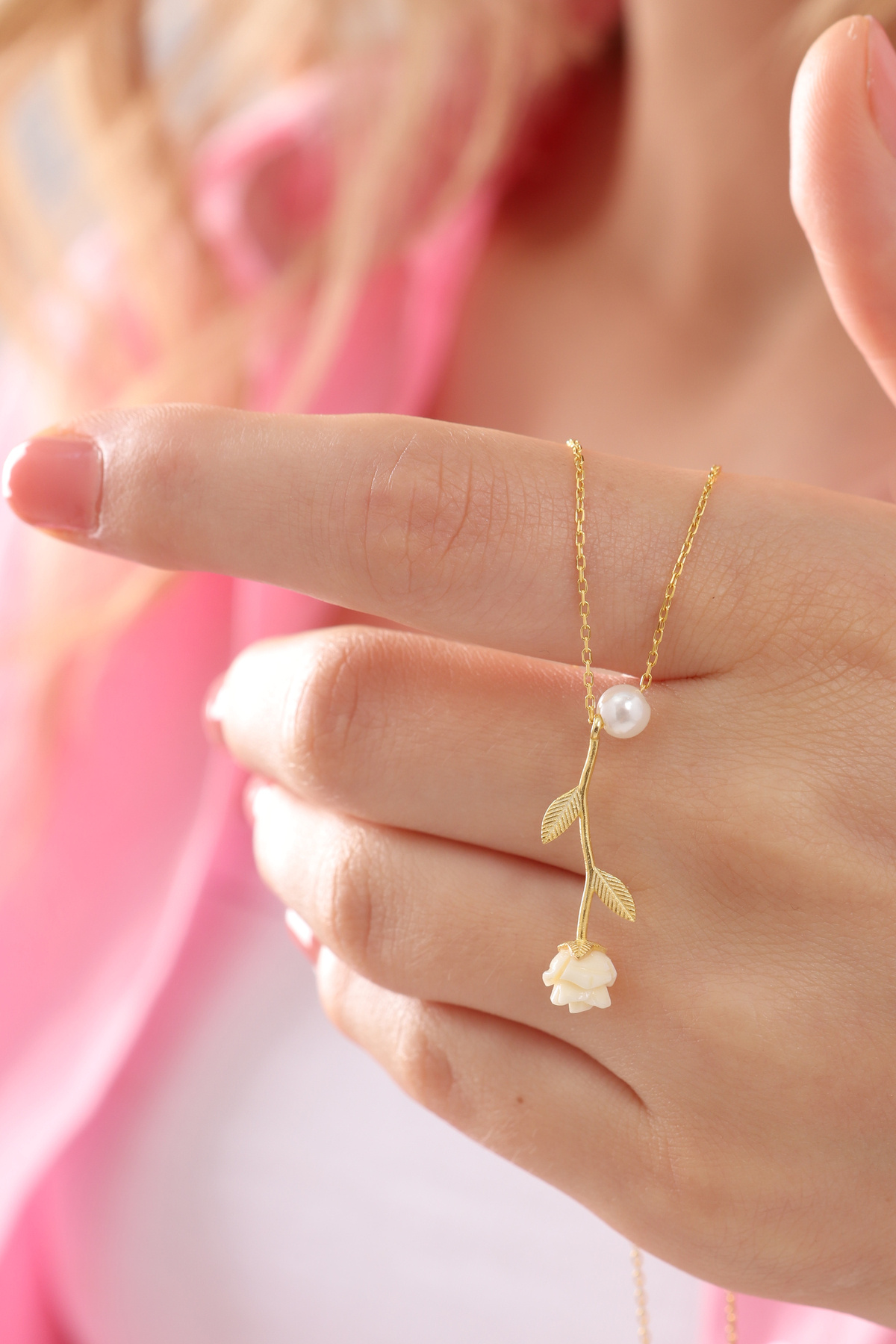 KAR DİAMOND 14 Ayar Zincirli Beyaz Gül İnci Yaprak Modeli Kolye - Sertifikalı Işıklı Hediye Kutulu