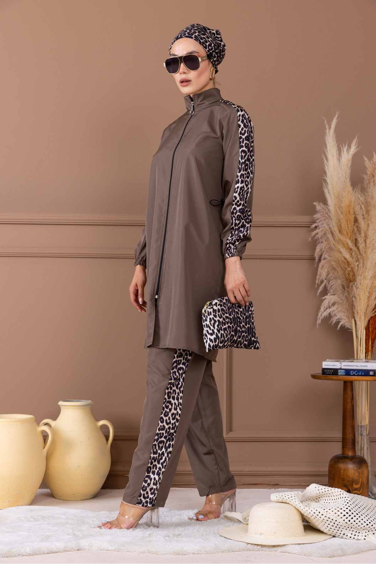 Vivezza Leopar Garnili Bone Ve Çanta Hediyeli Beli Büzgülü Tesettür Mayo Takım