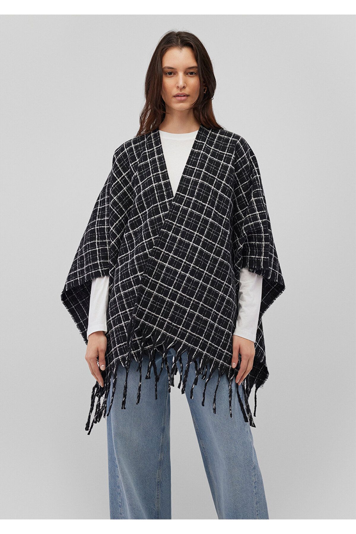 Mavi-Black Checkered Poncho 1912760 -900 1