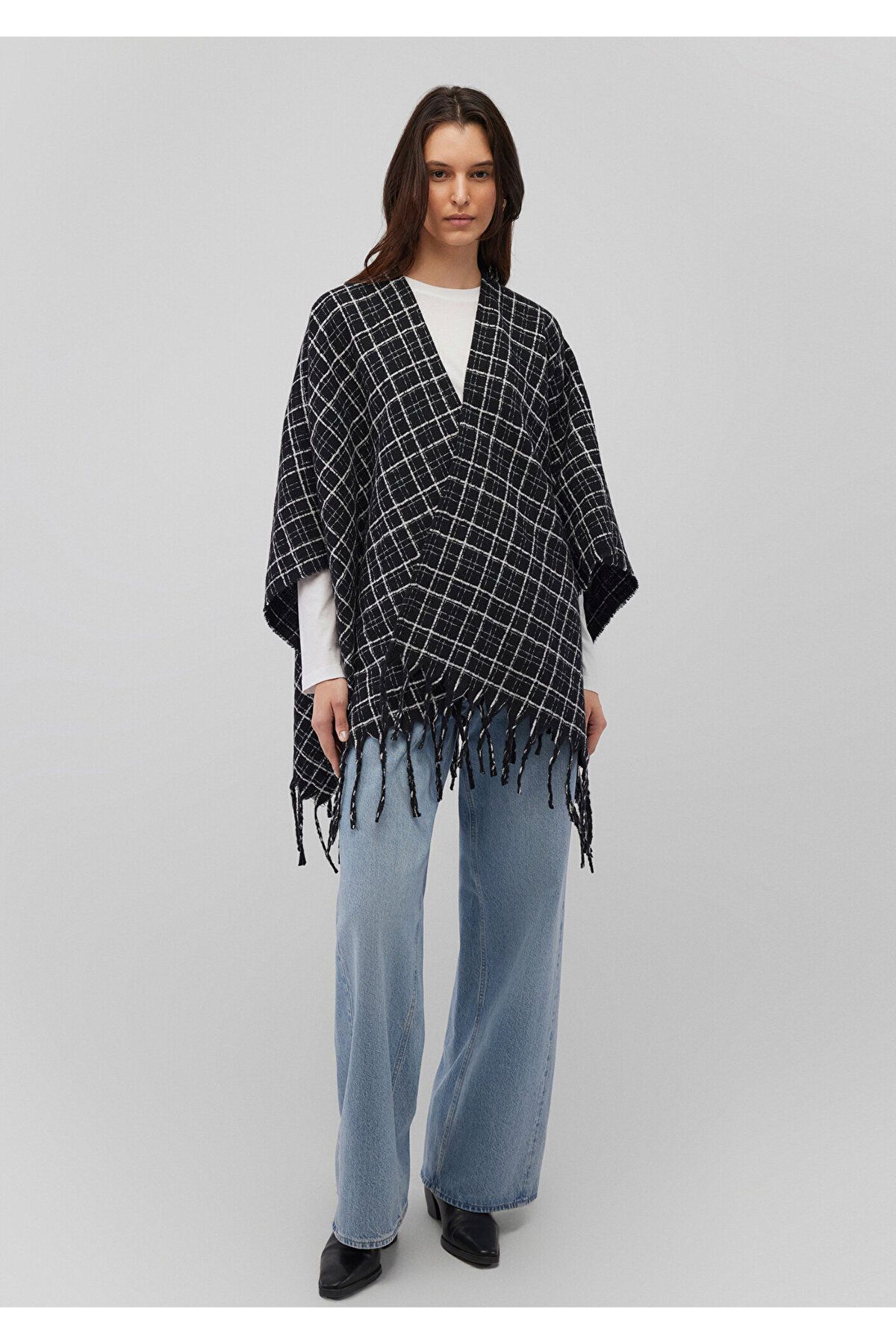Mavi-Black Checkered Poncho 1912760 -900 2