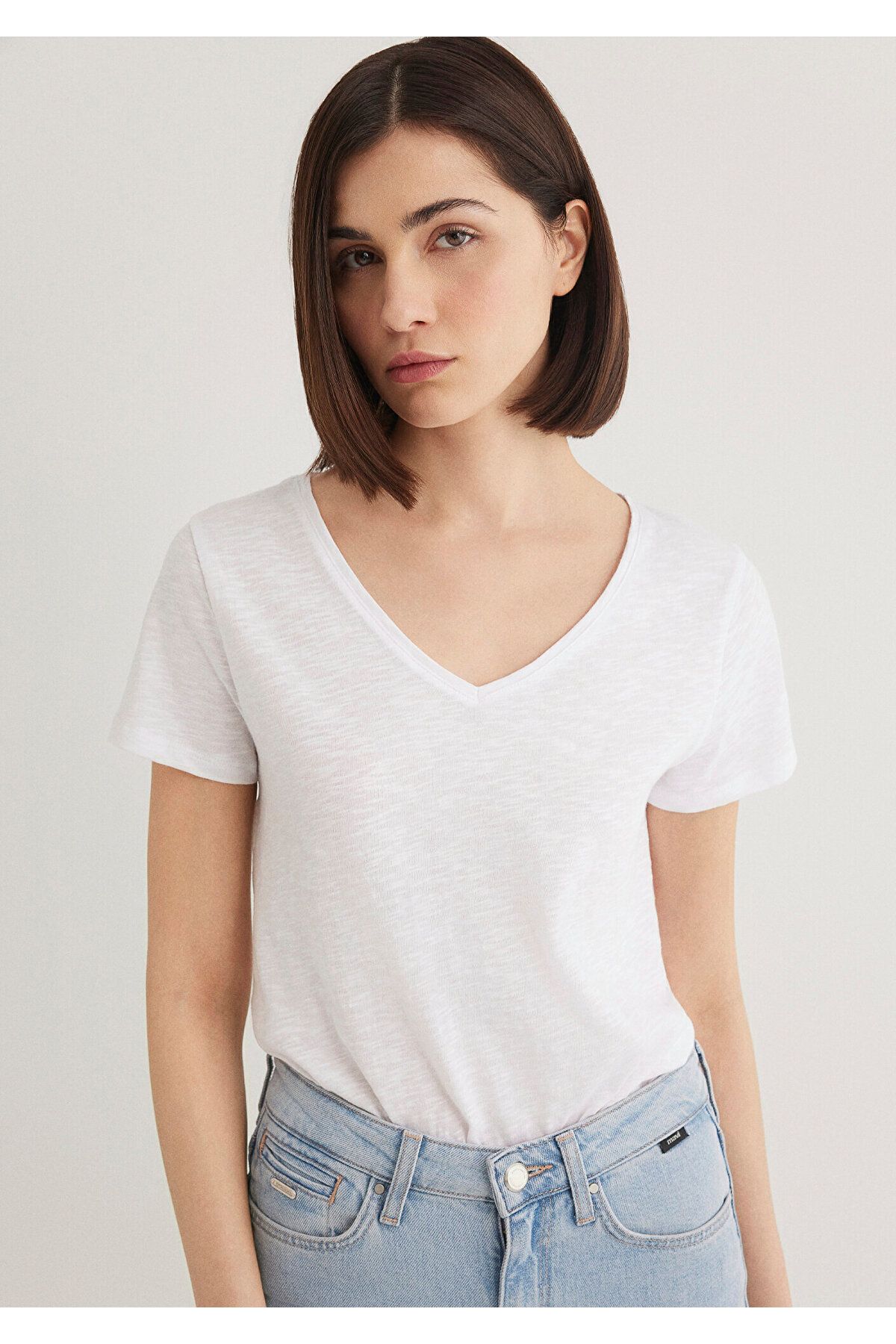 Mavi-Біла майка з V-подібним вирізом Flamed Slim Fit Tisort 168260620 1