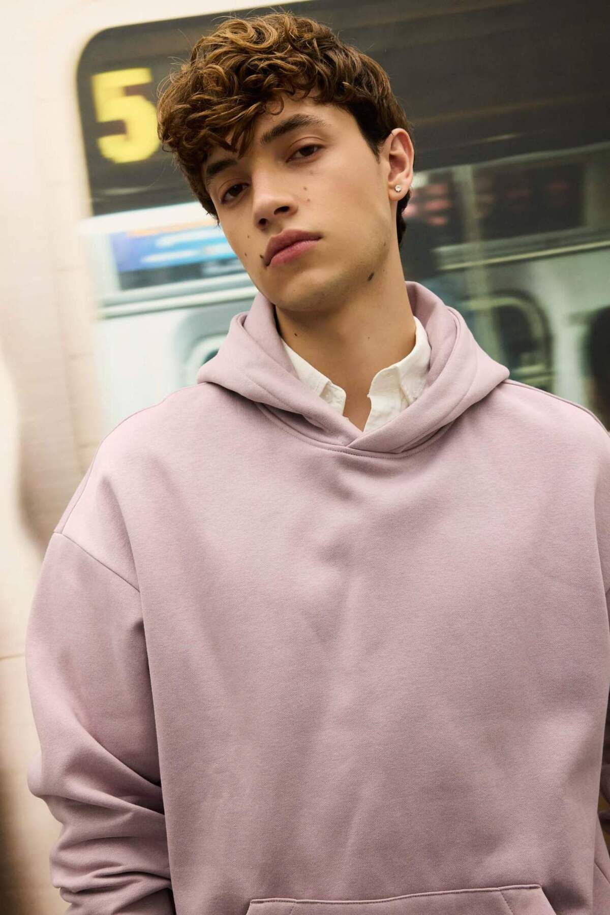 DeFacto-Übergröße Fit Wide Fit Kapuzenpullover Känguru Tasche Basic Plain Sweatshirt A4331ax24au 3