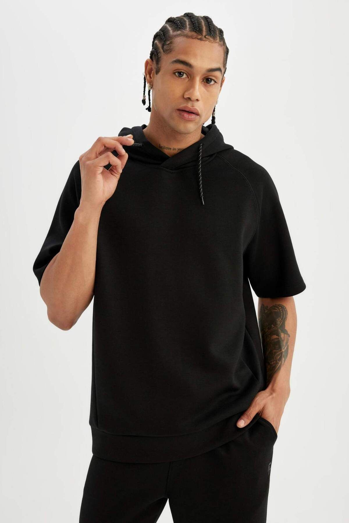 DeFacto-Fit Standard Fit Hooded Athlete κοντομάνικο Skuba Diver υφασμάτινο μπλουζάκι C9496ax24au 6
