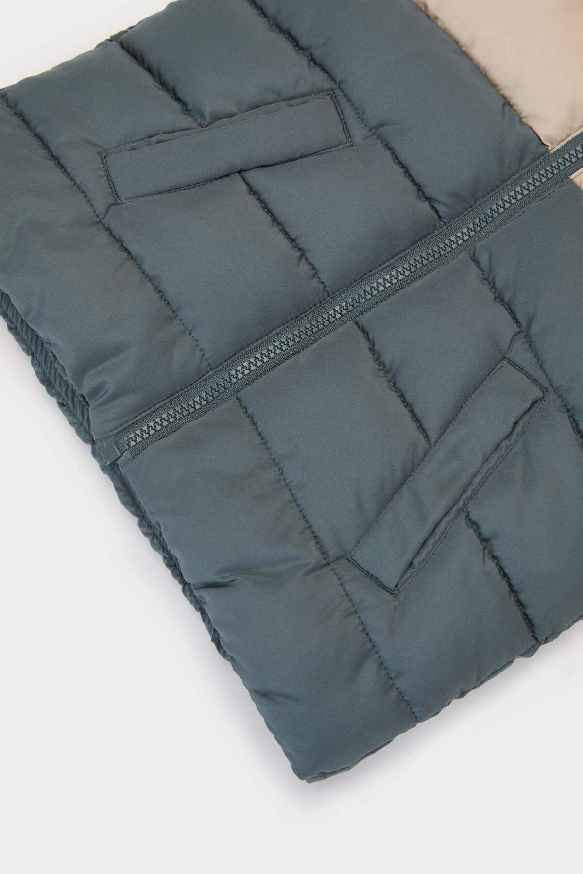 DeFacto-Baby Boy Water Repellent Fleece Lined Color Block Pattern Hooded down Vest A2848A524Au 3