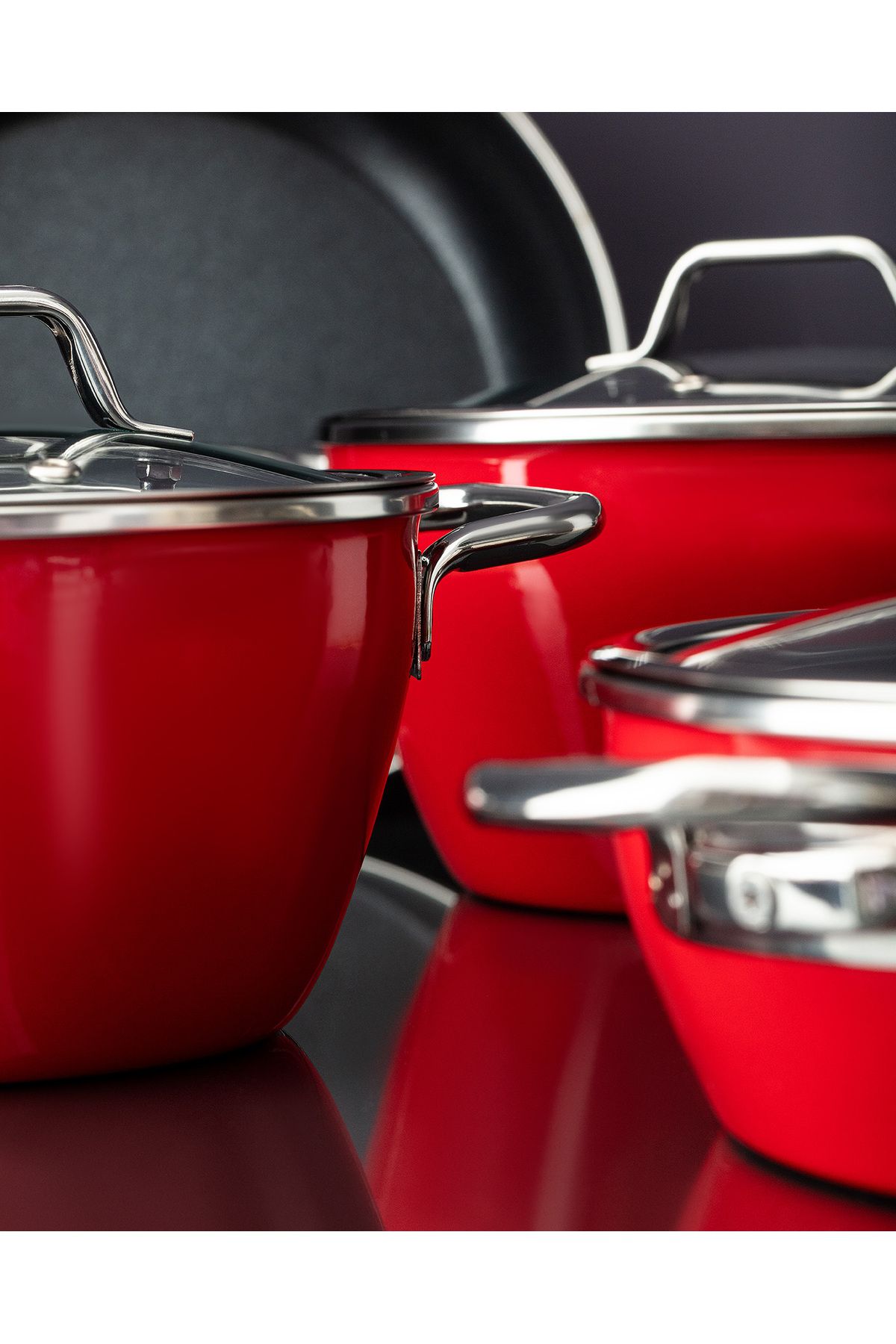 Madame Coco-Titanium Enamel - Comfortable Cookware Set 4