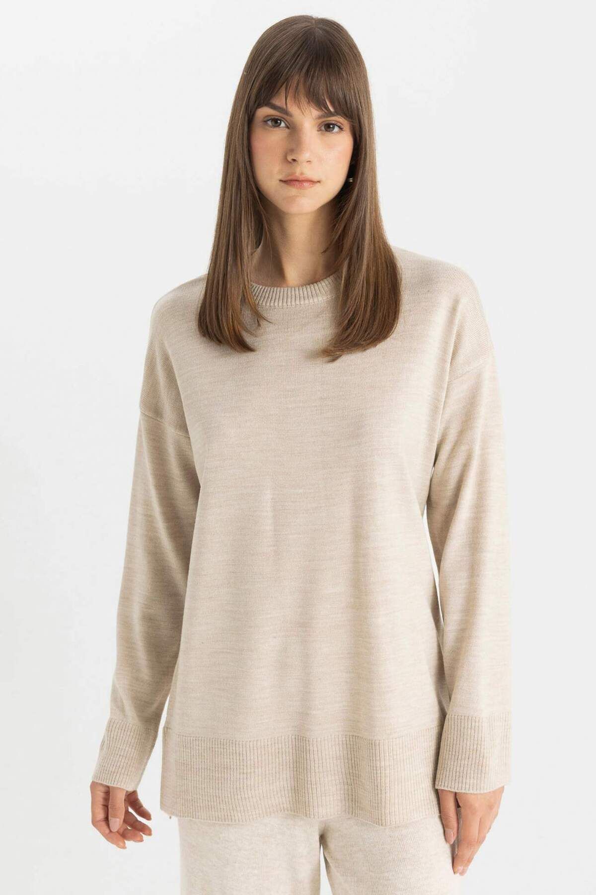 DeFacto-Regular Fit Rundhals-Yoke Mit Schlitz Basic Oversize Strickpullover Tunika C5165AX24AU 1