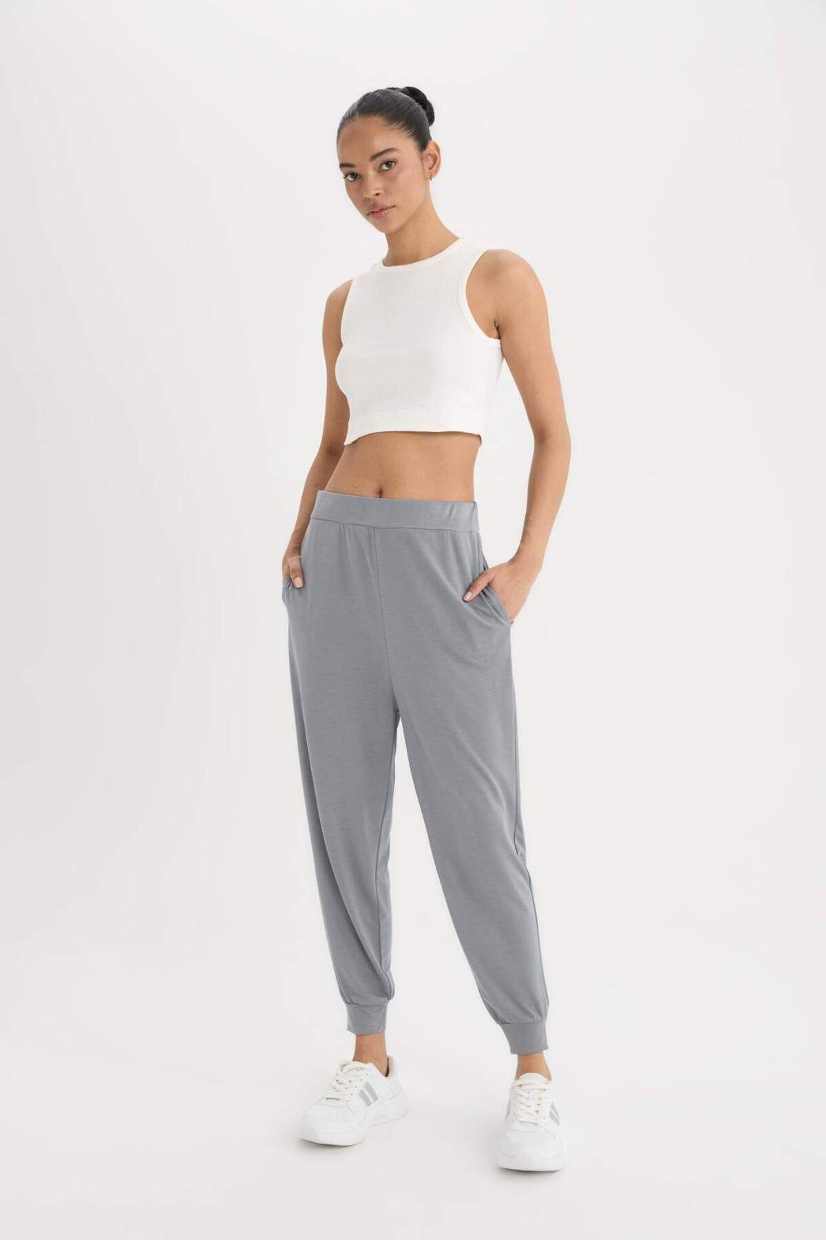 DeFacto-Passform: Oversize-Hose mit weitem Schnitt, Joggerbein, Standardlänge, Modalstoff C0492ax24sm 5