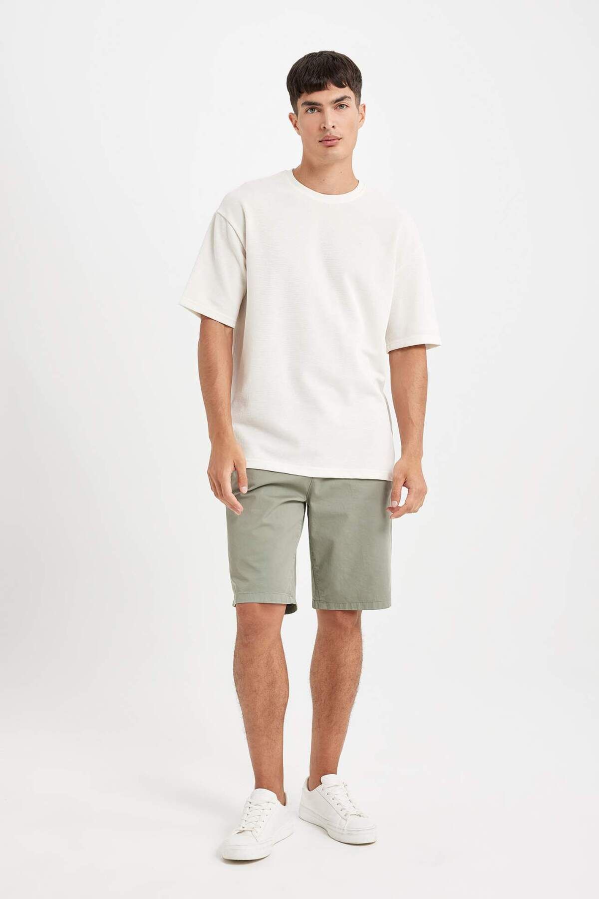 DeFacto-Regular Fit Gabardine Bermuda Shorts D2899Ax24Hs 3