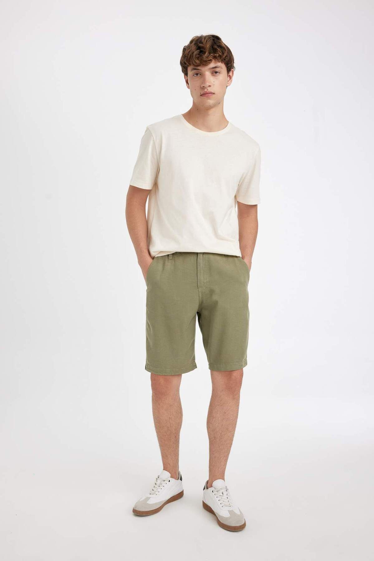 DeFacto-Bermudashorts mit normaler Passform – gerades Bein C7800AX24SM 3