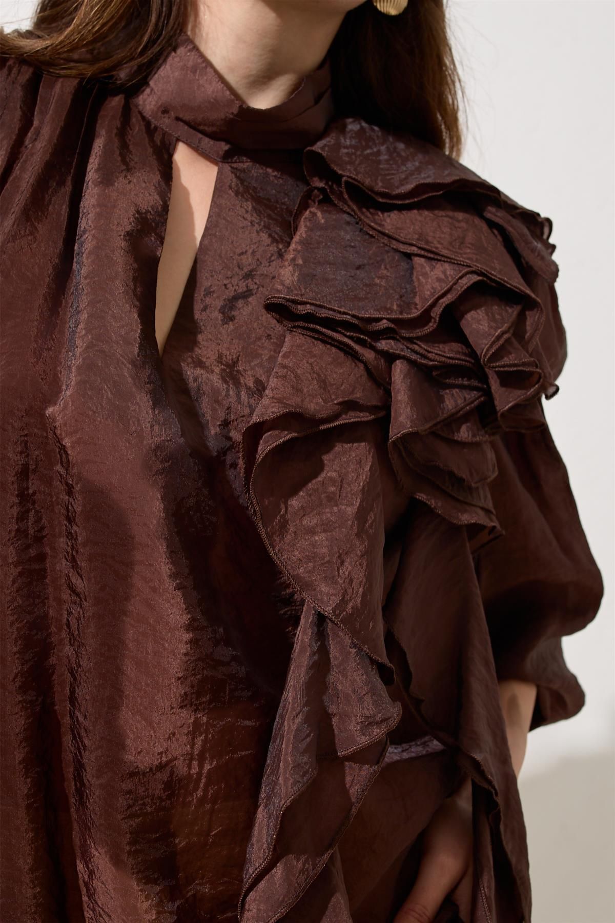 Setre-Bitter-Brown Yakada Rose and Neck Detailed Long Sleeve Comfortable Fit Blouse 4