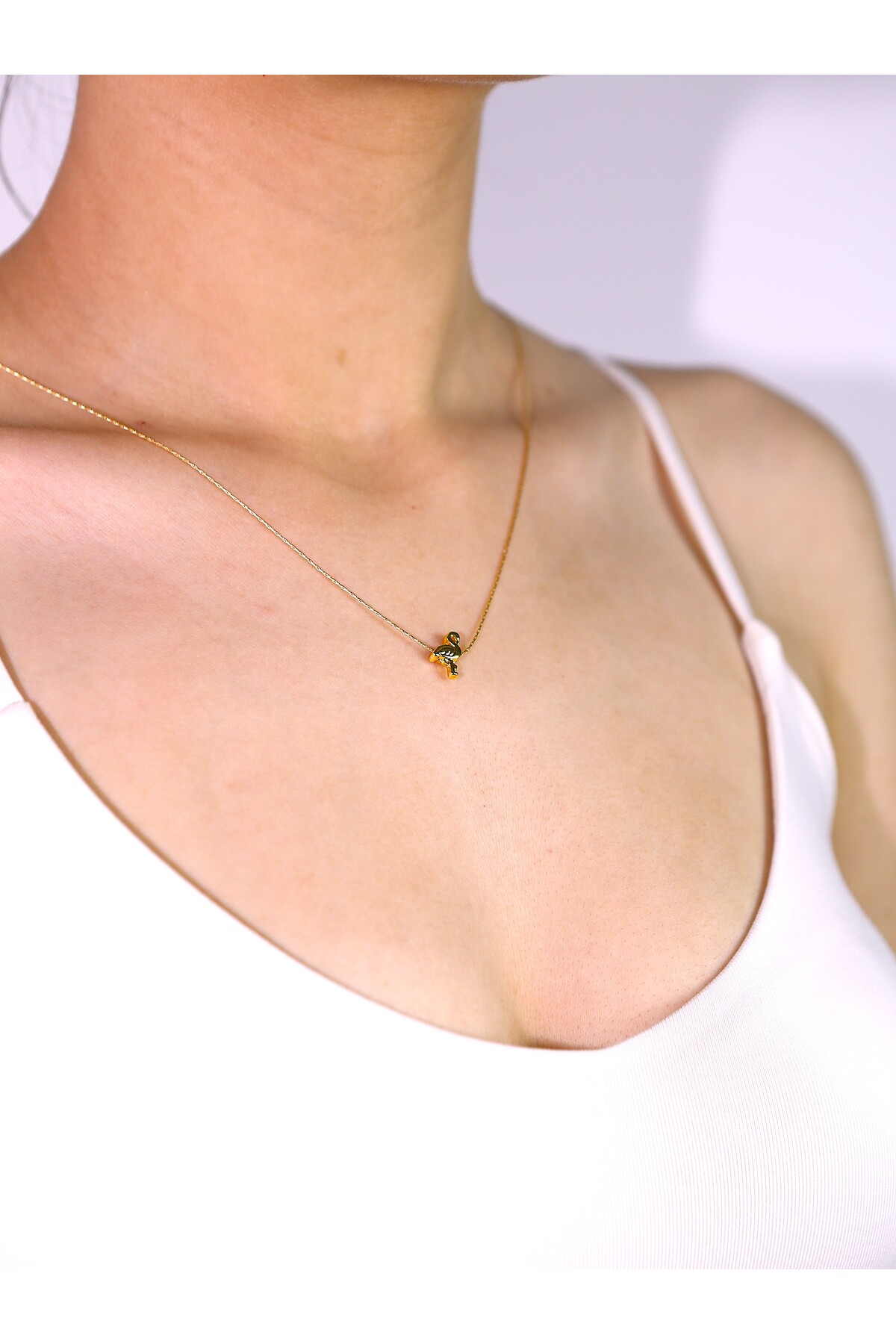 Elegant Cobra Chain Necklace: Stylish and Sophisticated Design with Minimalist Figures