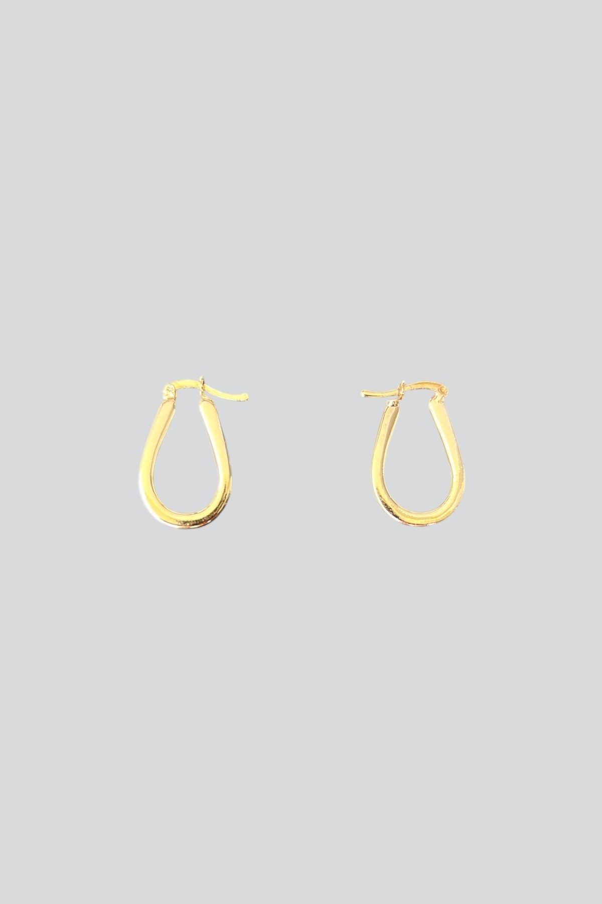stravis-Oval Design Earrings 1