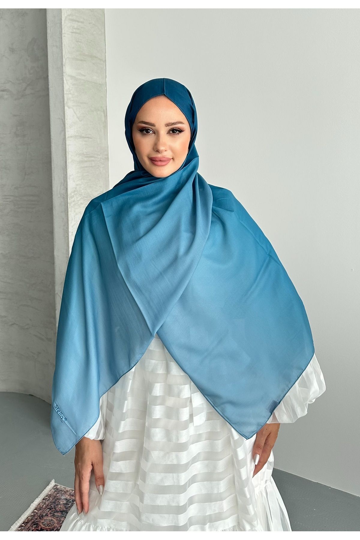 Stella Eşarp-Aural Indigo Color Gradient Pattern Soft Cotton Shawl 2