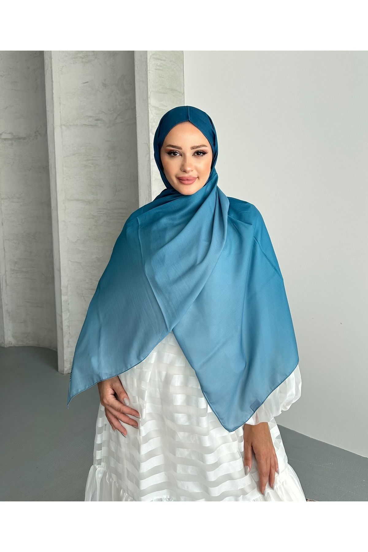 Stella Eşarp-Aural Indigo Color Gradient Pattern Soft Cotton Shawl 4