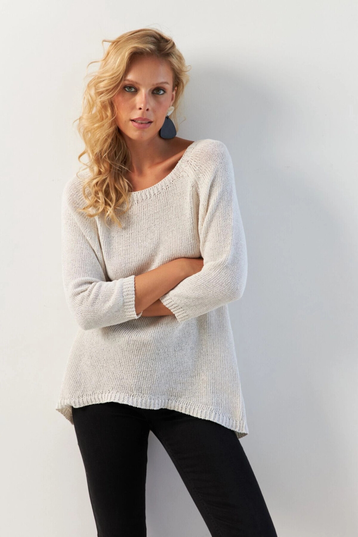 Cool & Sexy-Bílá dámská halenka z pleteniny - YV267 5