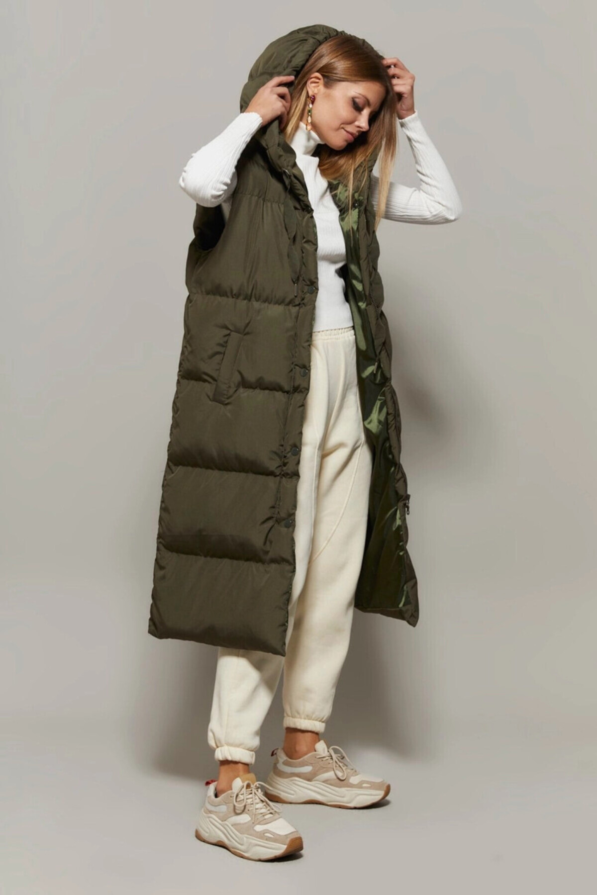 Cool & Sexy-Khakifarbene lange Pufferweste für Damen – DAF05 4