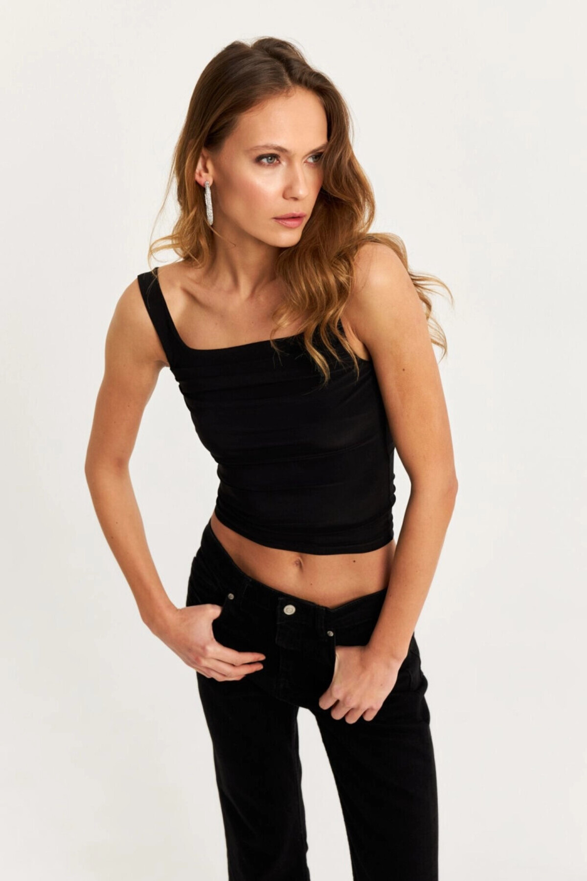 Cool & Sexy-Schwarzes Damen-Unterhemd mit Rundhalsausschnitt – GÇ199 6