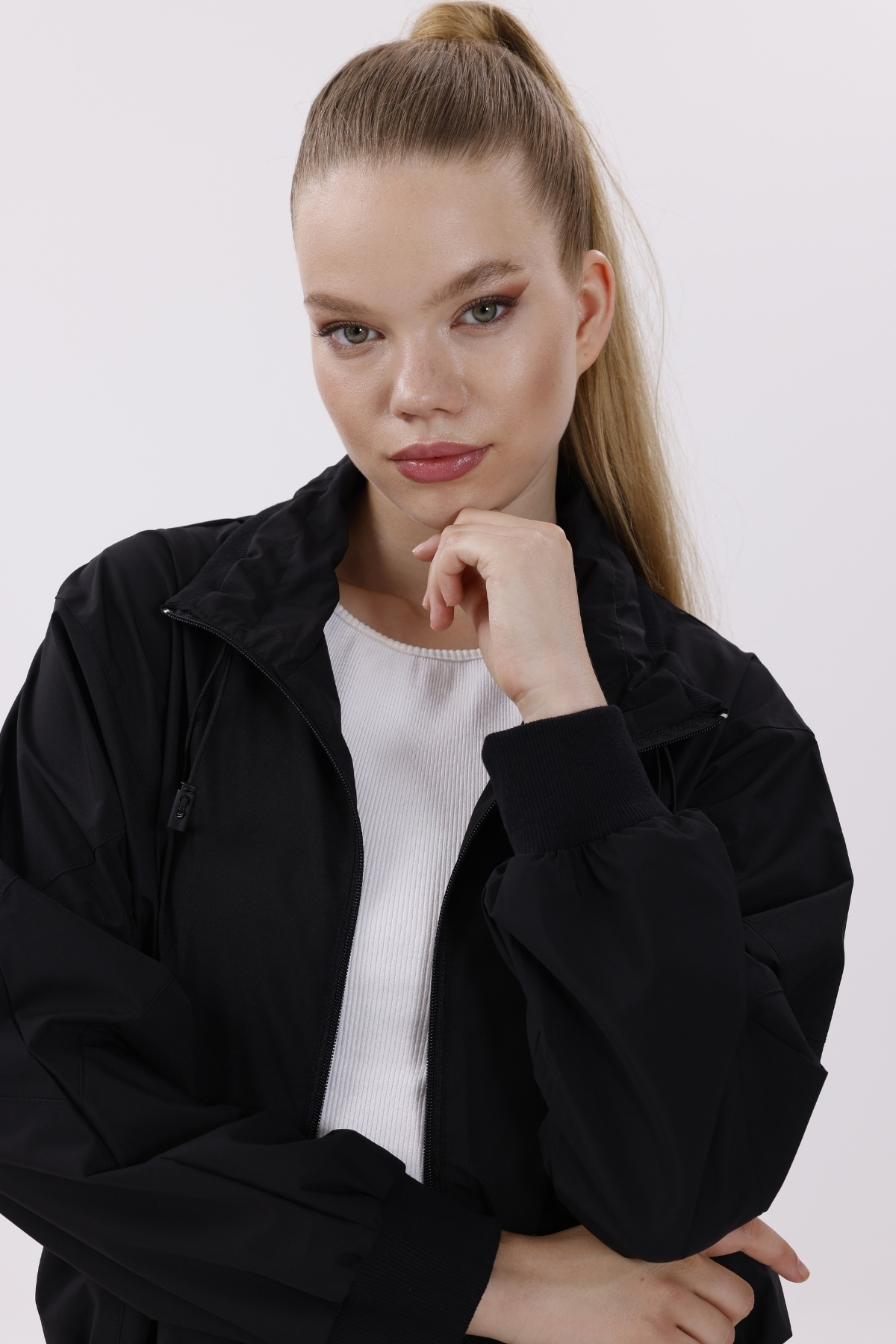 freemen  Kadın Siyah Dik Yaka Su ve Rüzgar Geçirmez Oversize Crop Mevsimlik Yağmurluk Rüzgarlık - Görsel 5