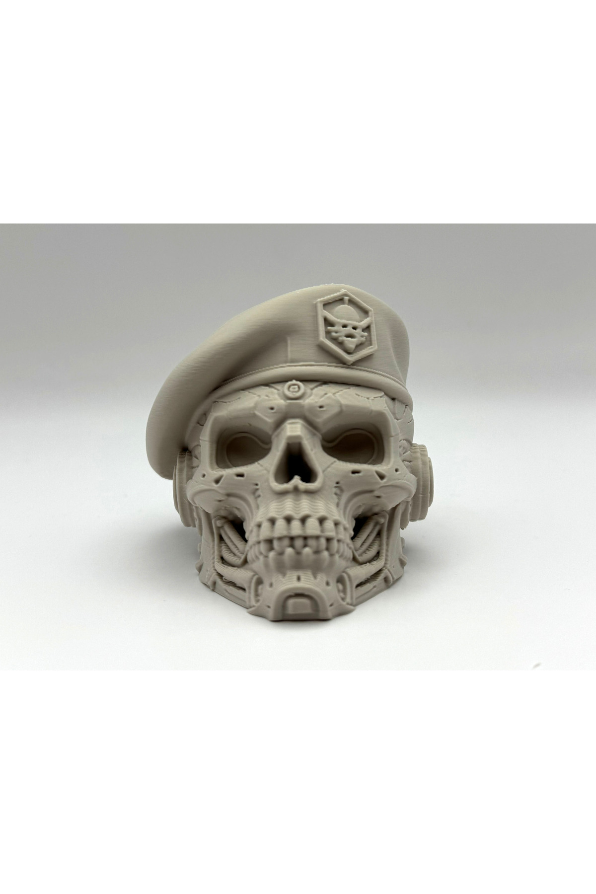 Figurine de crâne de cyber-soldat avec chapeau 10 cm | Objet de bureau décoratif gothique