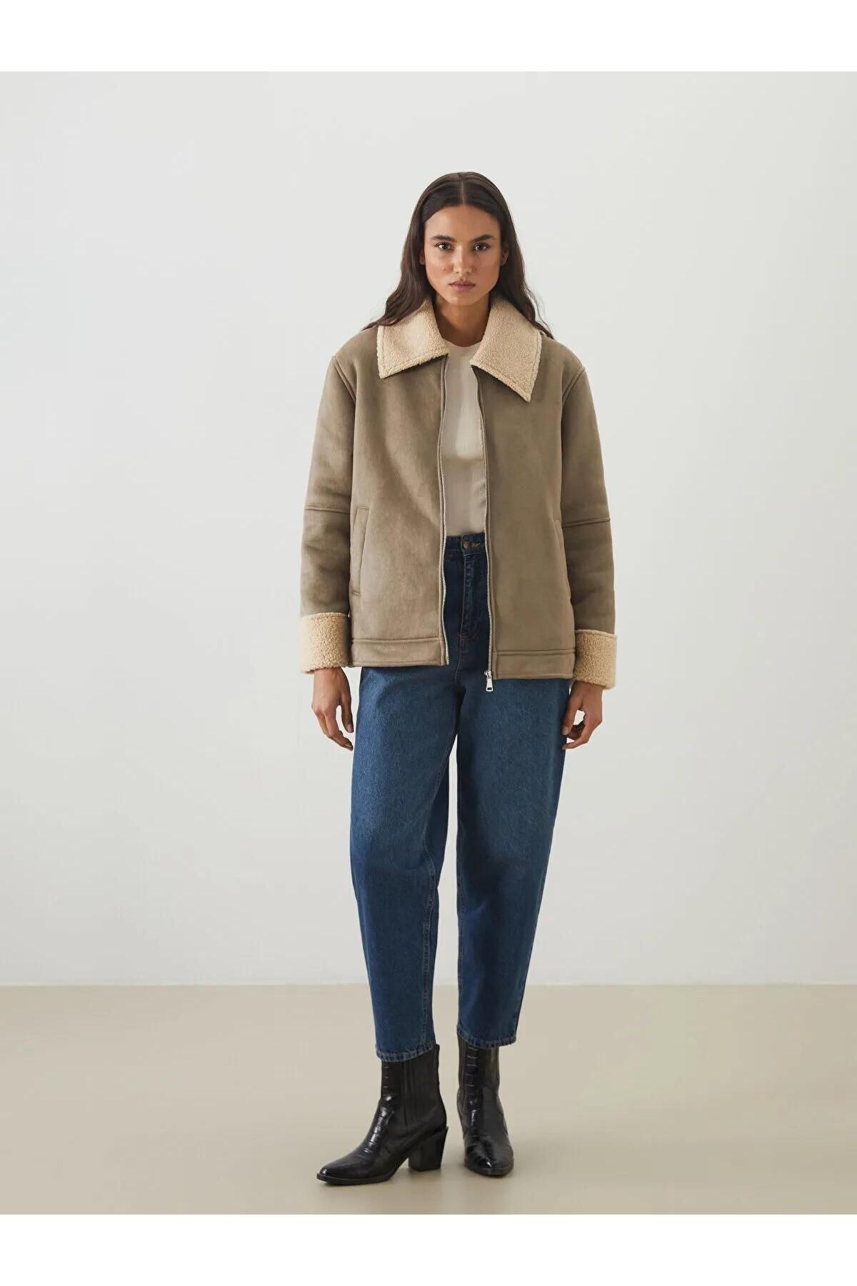 LC Waikiki-LCW Modest Cămașă Guler Oversize Femei Aspect de piele intoarsa (W5) 2