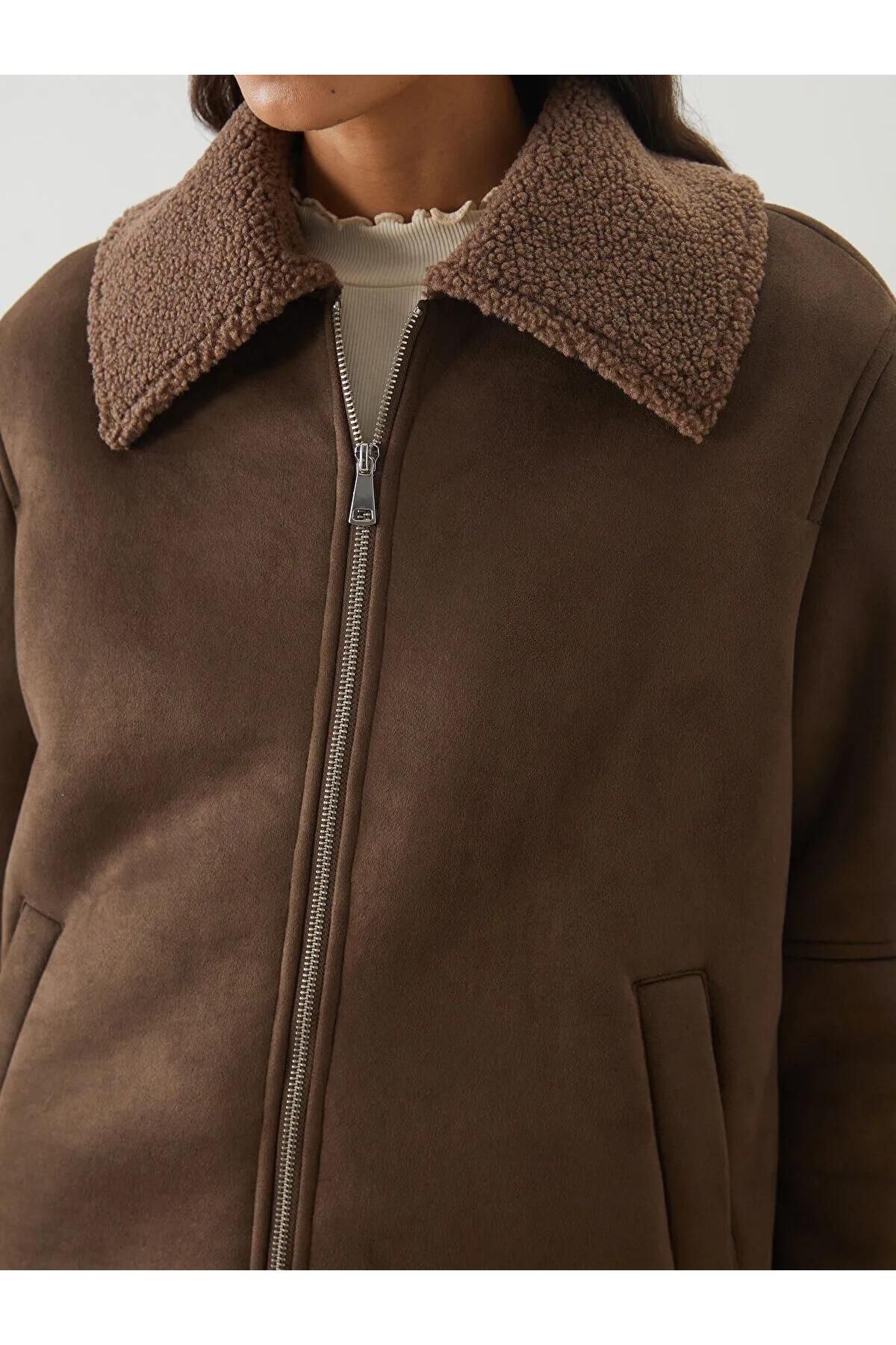 LC Waikiki-LCW Modest Cămașă Guler Oversize Femei Aspect de piele intoarsa (W5) 3