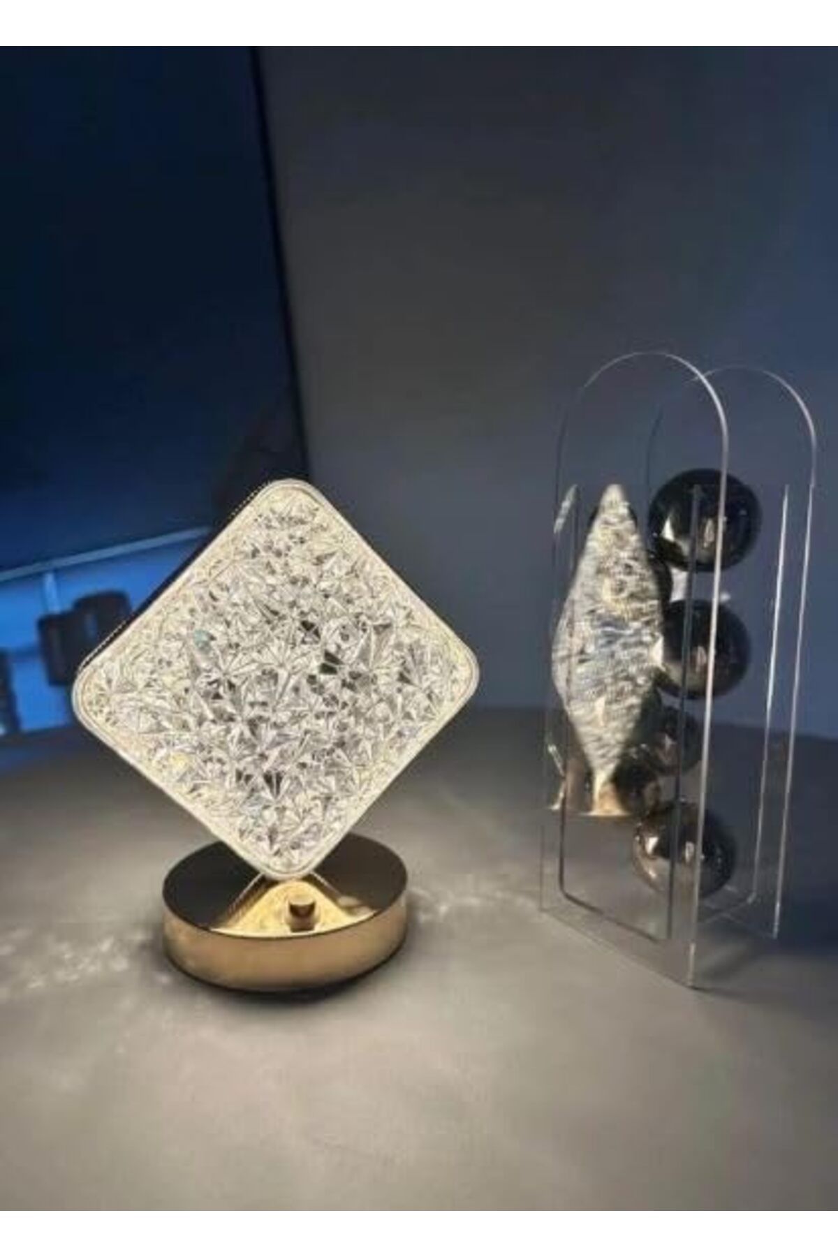 SUKILO-Creative Square Shaped Desk LED Lamp – Unique Moon, Star, or Square Design, Warm White Ligh 4