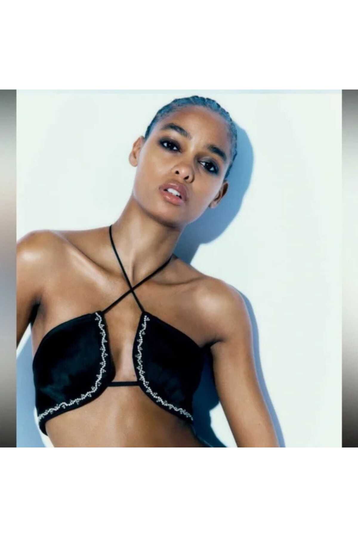 Perlasee Zara Saten Detaylı Halter Yaka Kadın Crop Top – Siyah