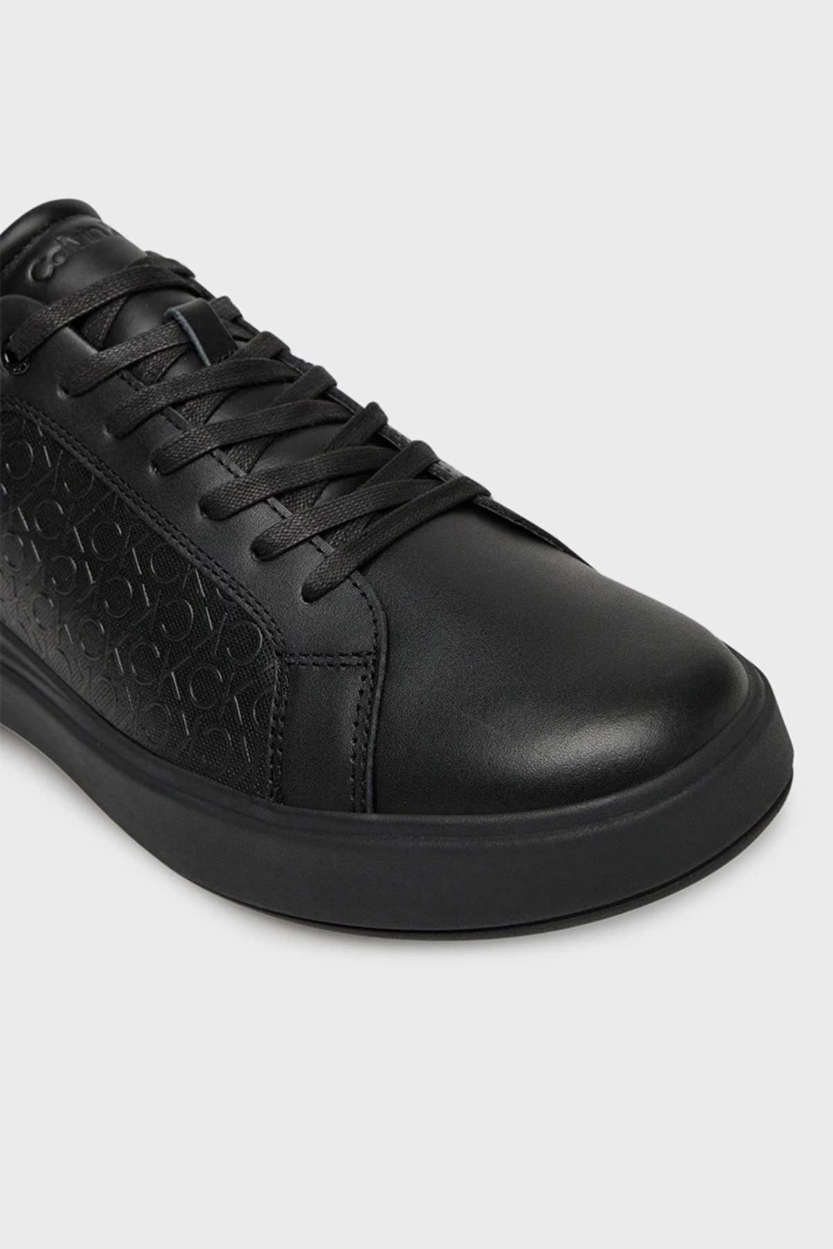 Calvin Klein-Men's Monochrome Thick Sole Sports Black Sneaker Hm0Hm01970-0Gj 5