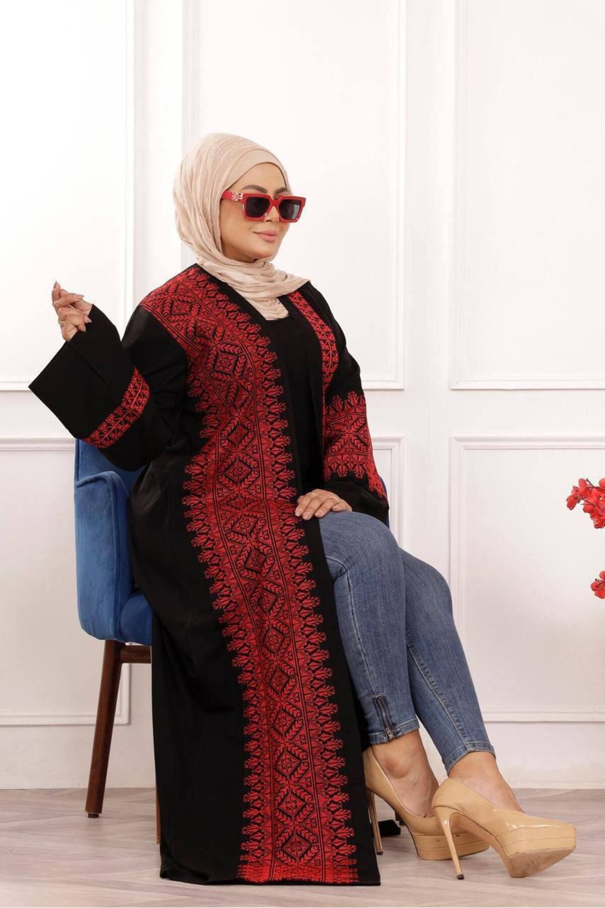 Lyaly aljlabyh-Al-Baraq Jalabiya, an open abaya with luxurious geometric embroidery in silver and black, for an elegant and modern look. 2